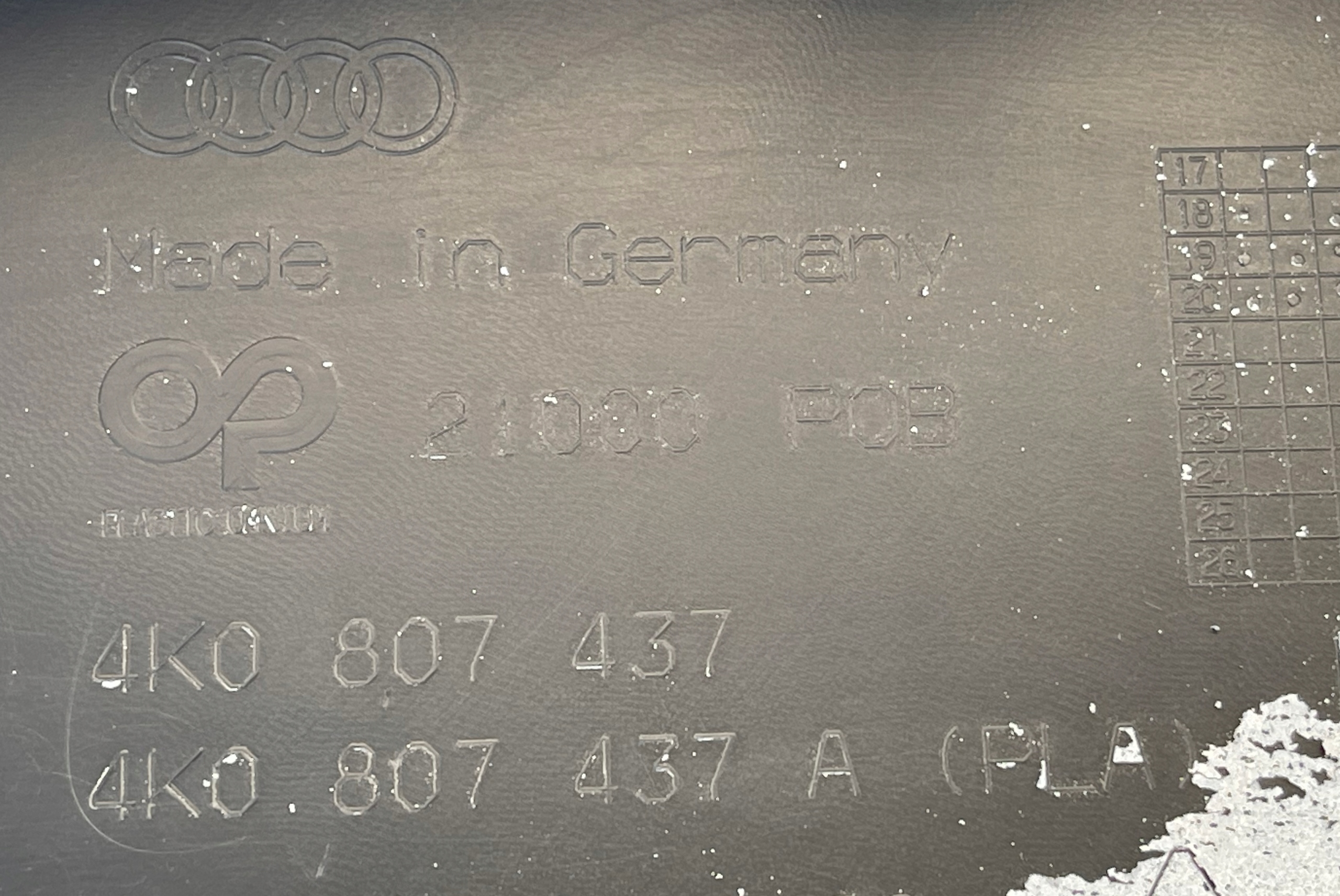 AUDI A6 C8 2018 - Stoßstange vorne vorne PDC Spritzdüsen