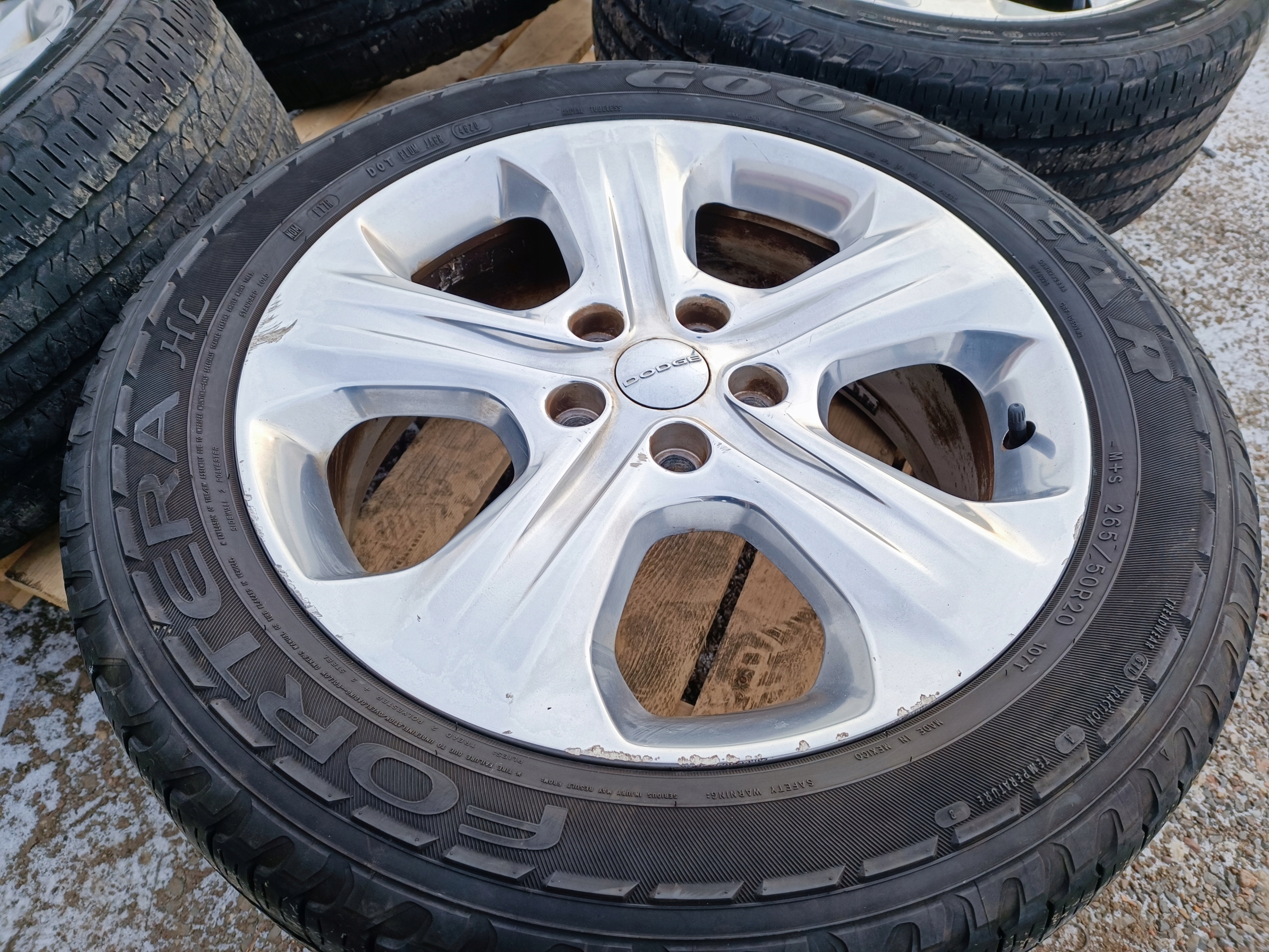 discs wheels 20 265/50r20 Dodge Durango 2011