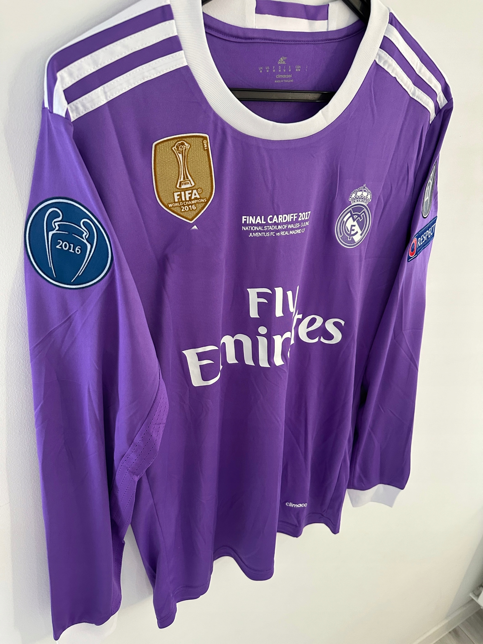 Koszulka Real Madryt 2016/17 Retro Dł. rękaw L Kod producenta RMA1617