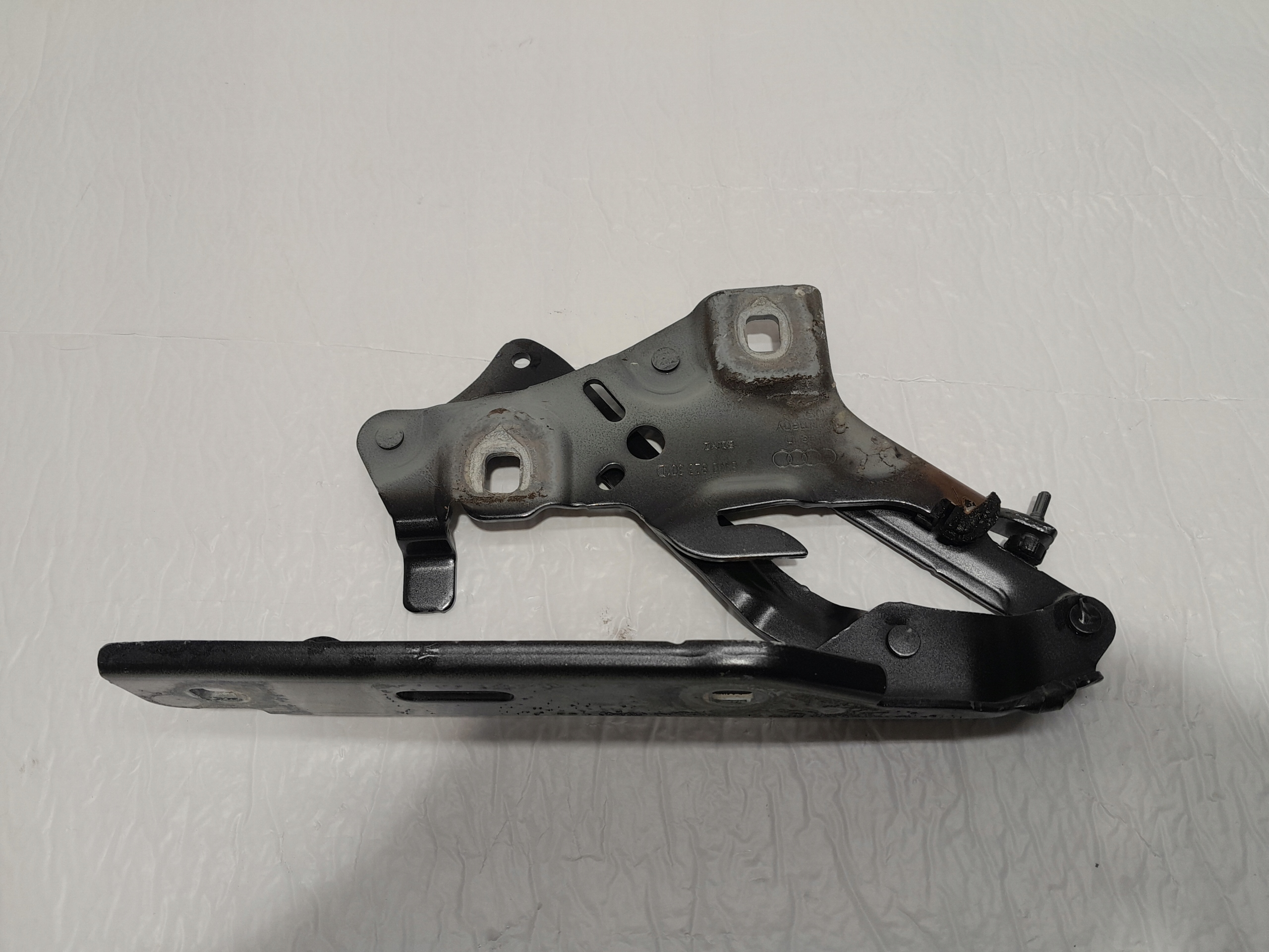 AUDI A4 B9 LIFT sedan sedan hinge bonnets left 8W0823301D