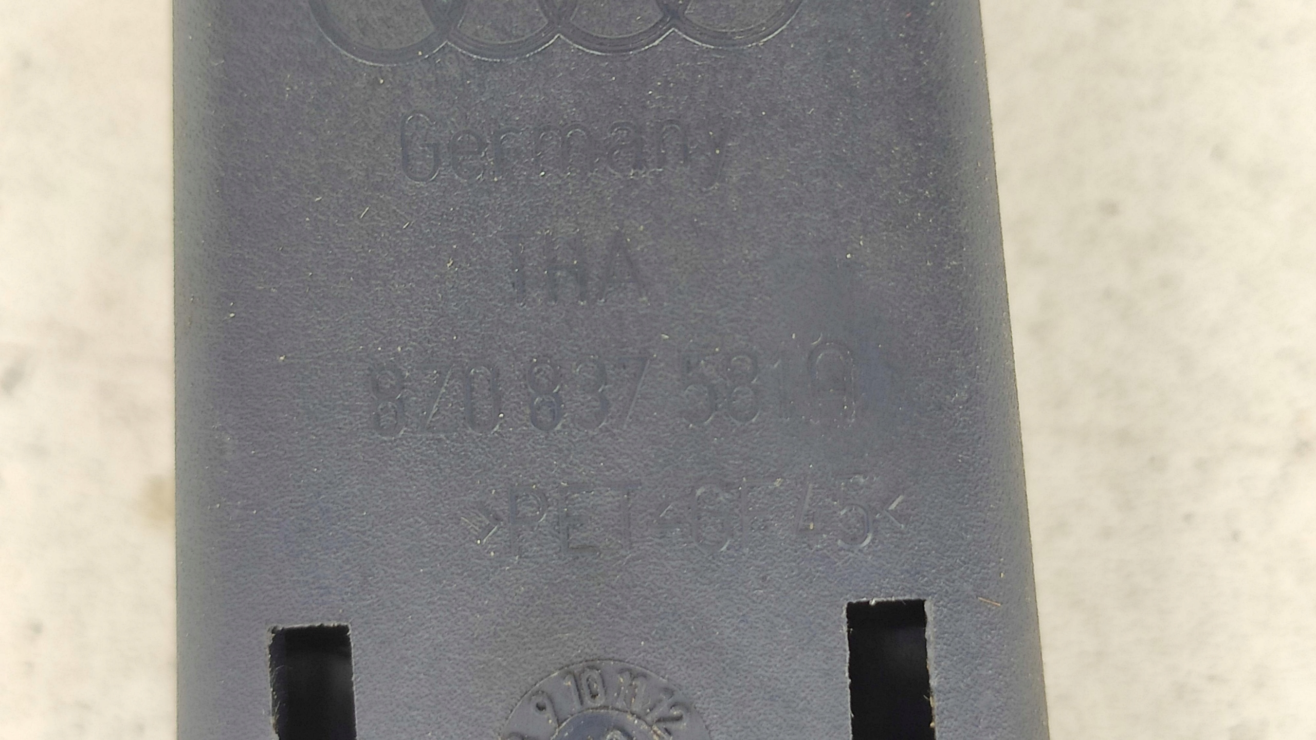 AUDI A4 B6 B7 KORBKA PODNOSZENIA SZYBY TYŁ 8Z0837581A Producent części Audi