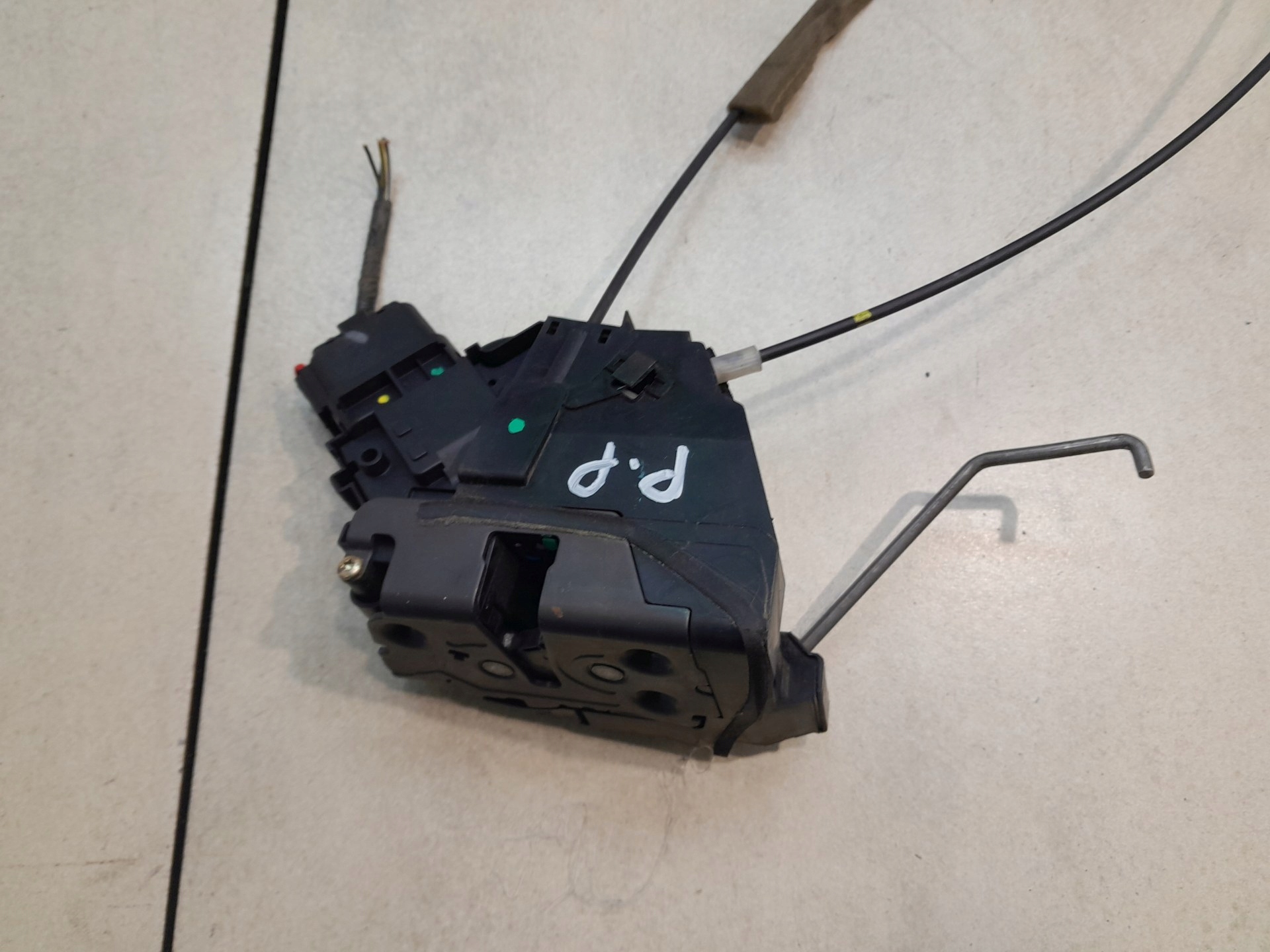 lock door right front MAZDA 3 BK 3N6AA21812D