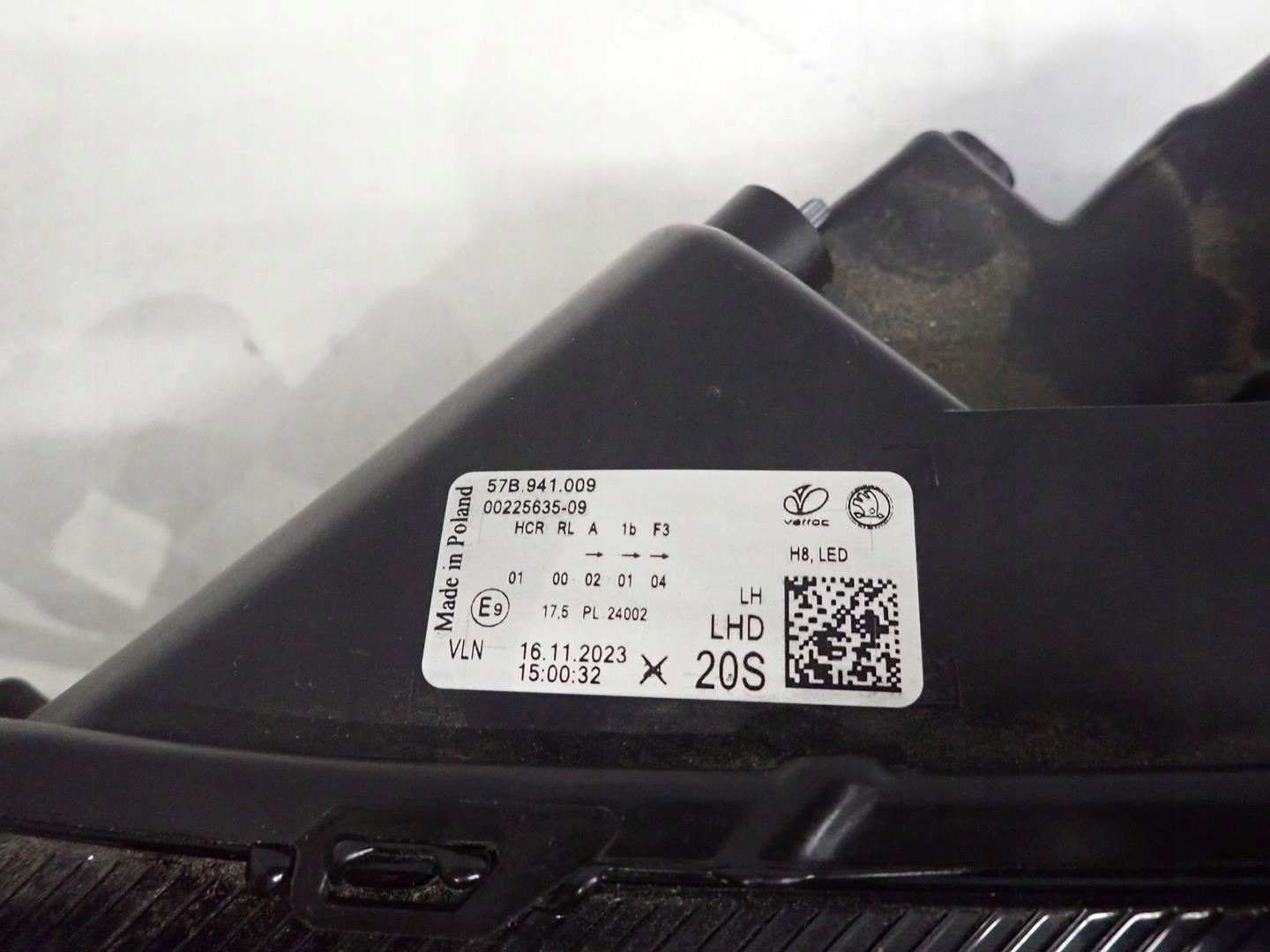 light front front left SKODA KAROQ LIFT 2021- FULL LED 57B941009