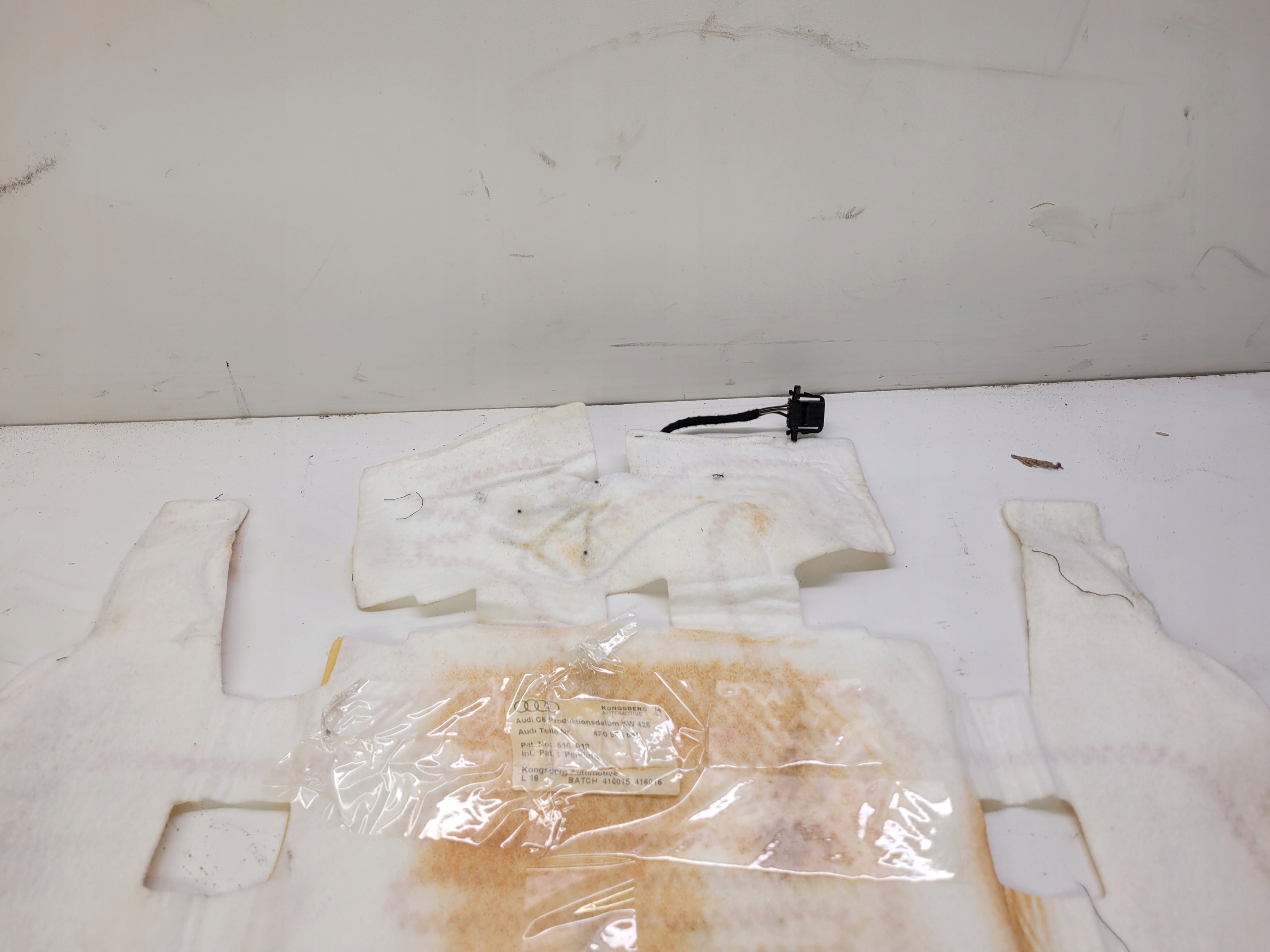 MATA GRZEWCZA SITZ DOL AUDI A6 C6 4F0963555