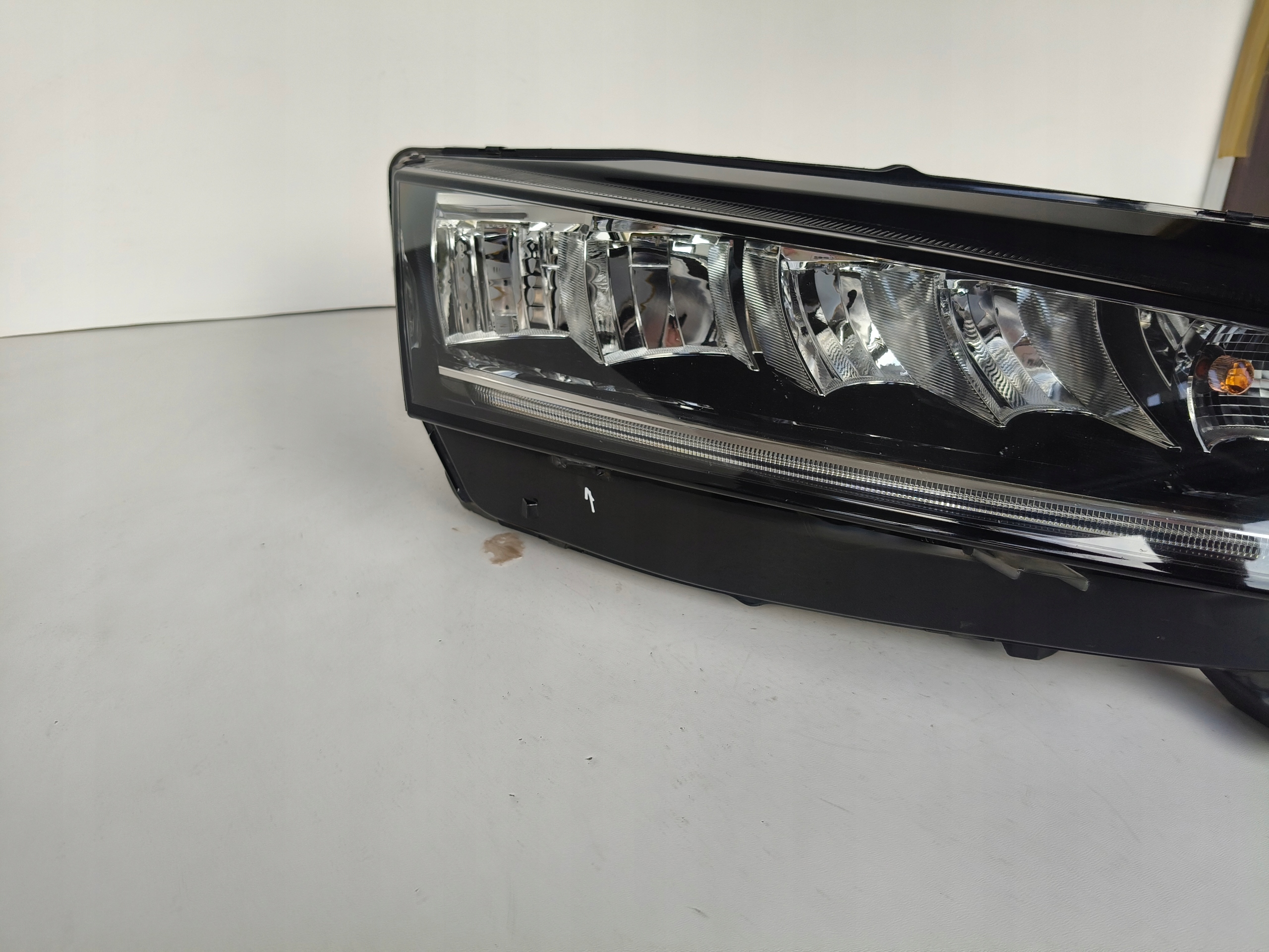 light right REFLEKTOR SKODA OCTAVIA IV 4 5E3 20- FULL LED