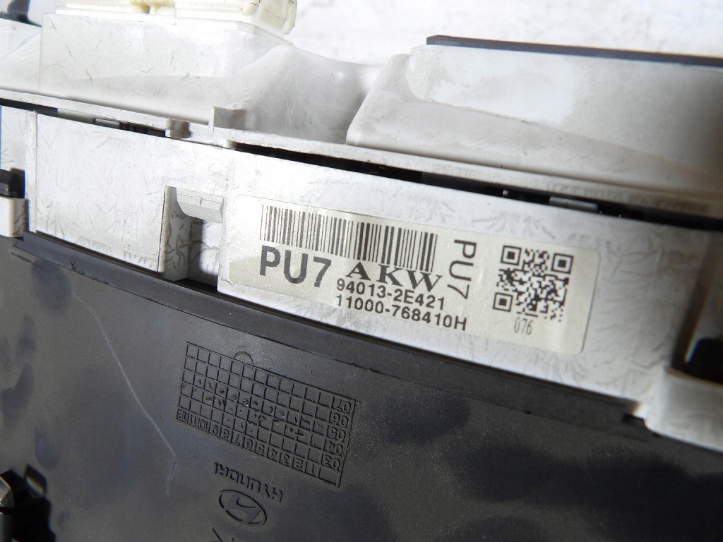 Tuscon dials Hyundai OE 94013-2E421