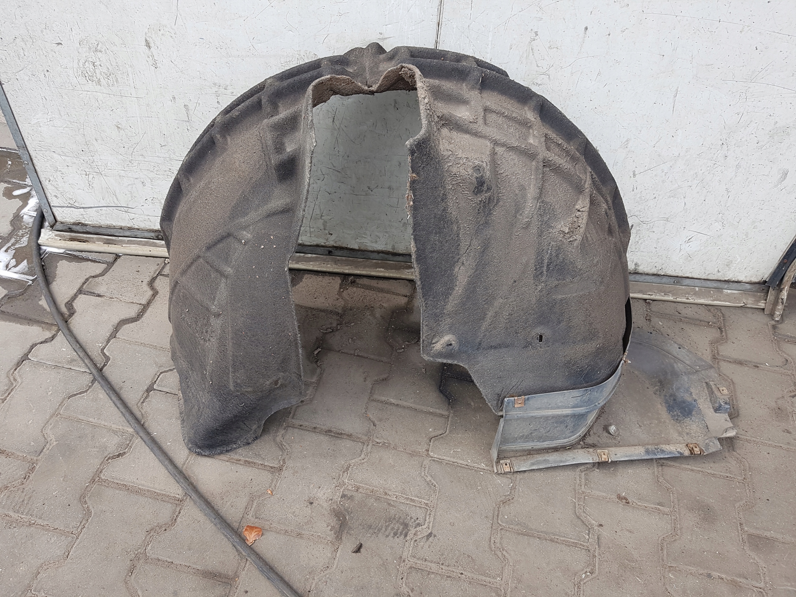 AUDI Q3u 11-14r ПІДКРИЛЬНИК ЗЛІВА PRZODu0853887a