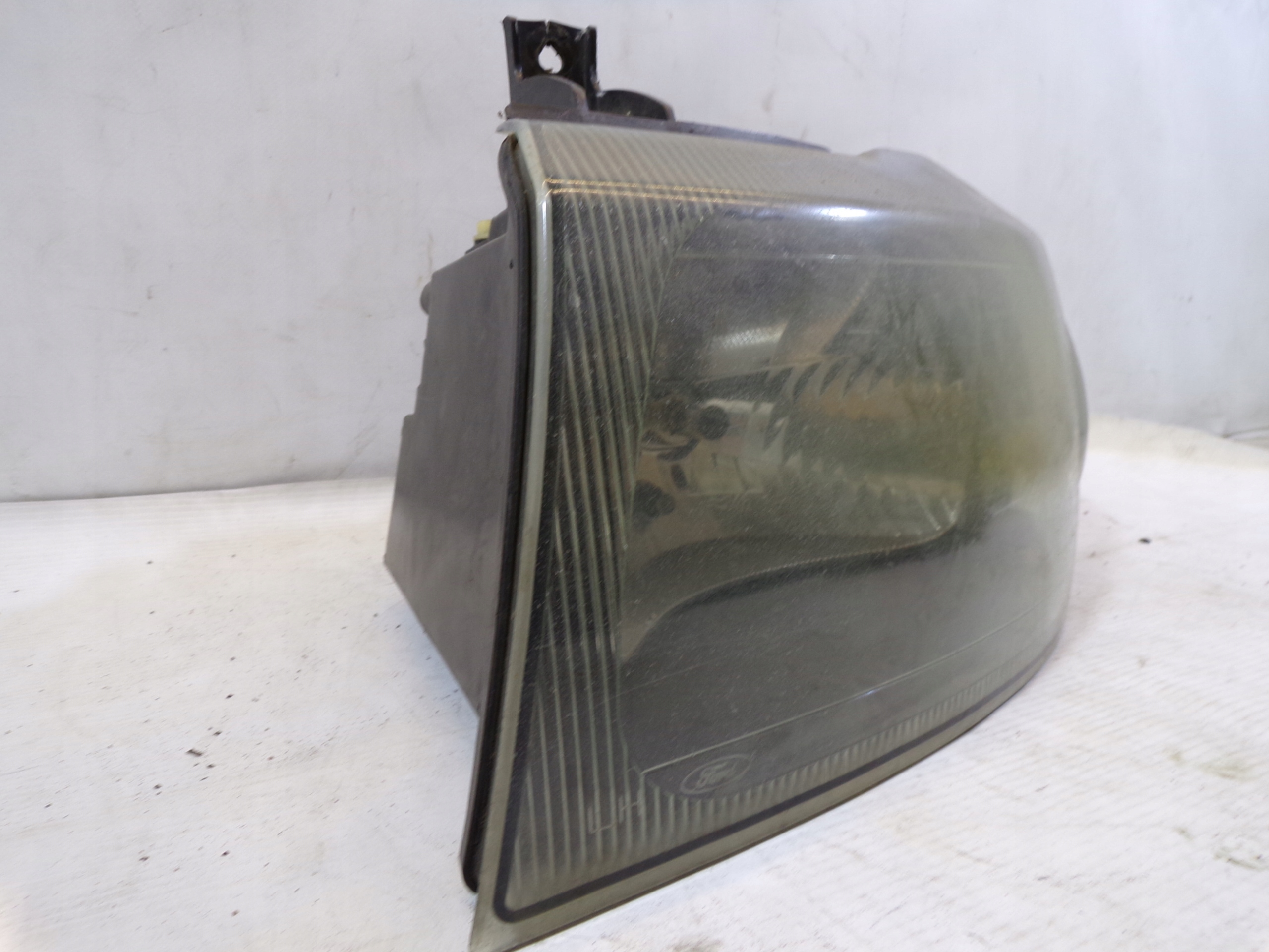 light front front left FORD TRANSIT V 5 (1)