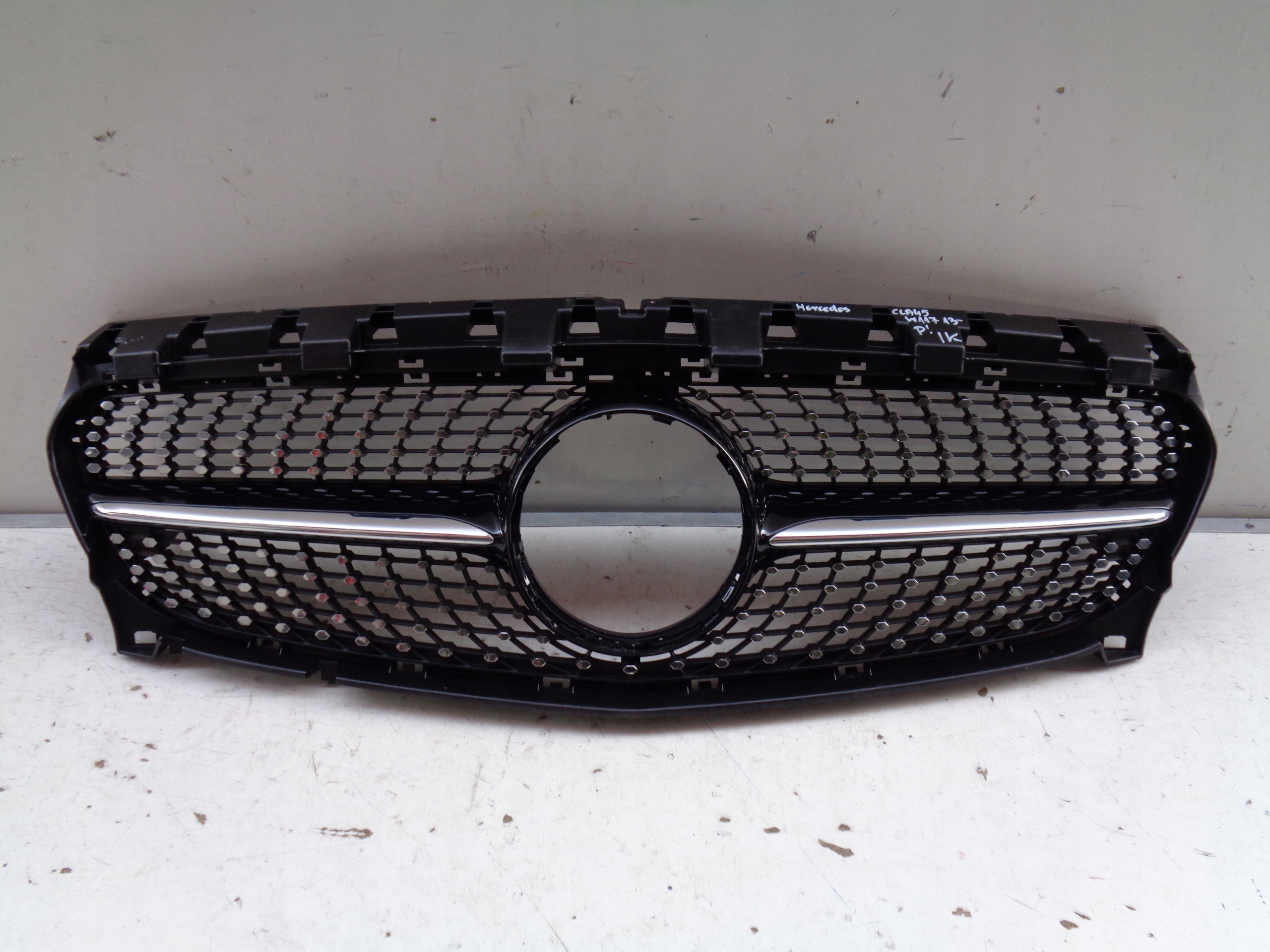 Mercedes-Benz CLA C118 Kühlergrill FRONTGRILL Kühlergitter A1178880600 - Thumbnail 1
