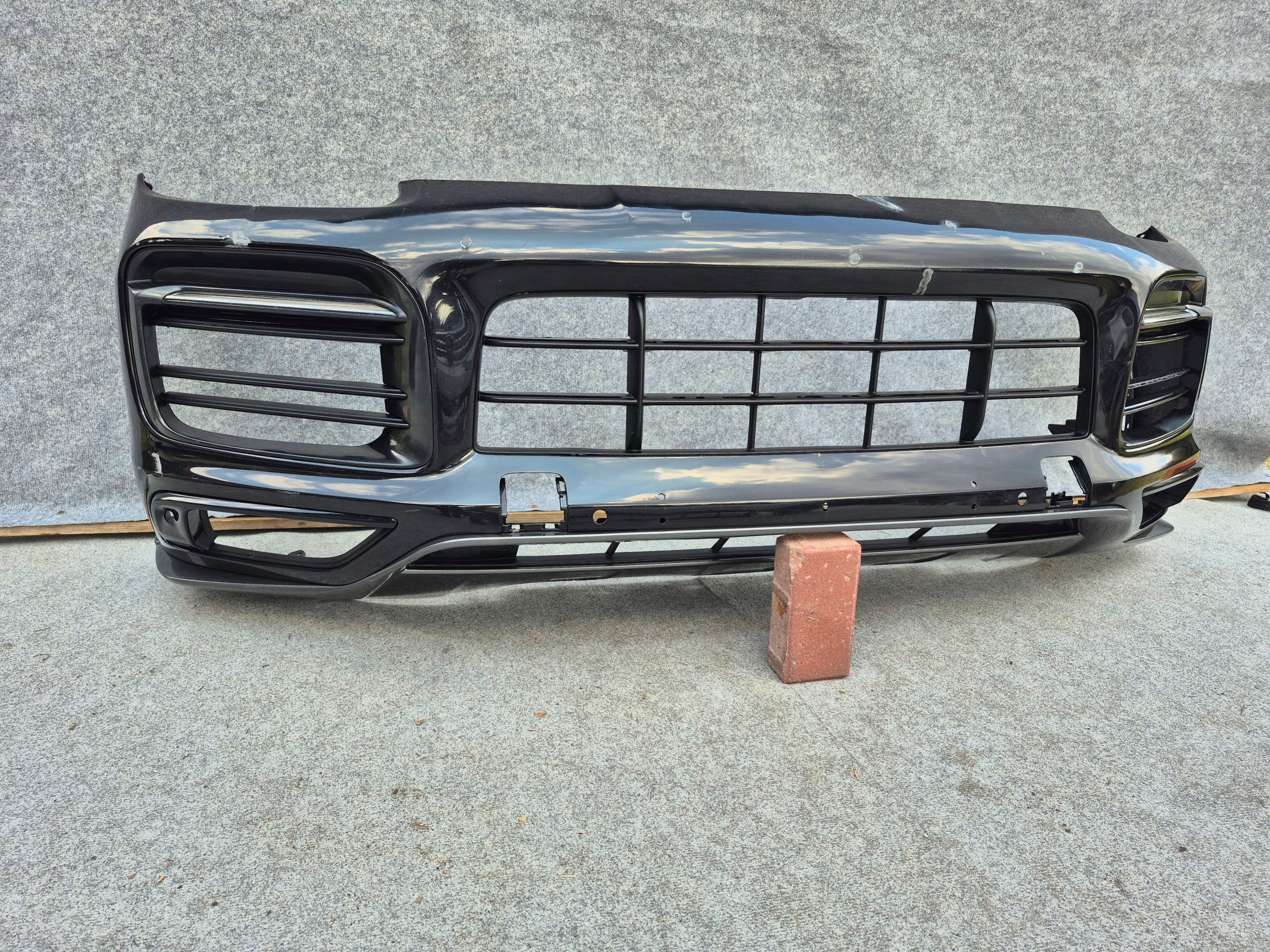 PORSCHE CAYENNE 9Y0 GTS SPORT DESIGN ZDERZAK PRZÓD Strona zabudowy przód