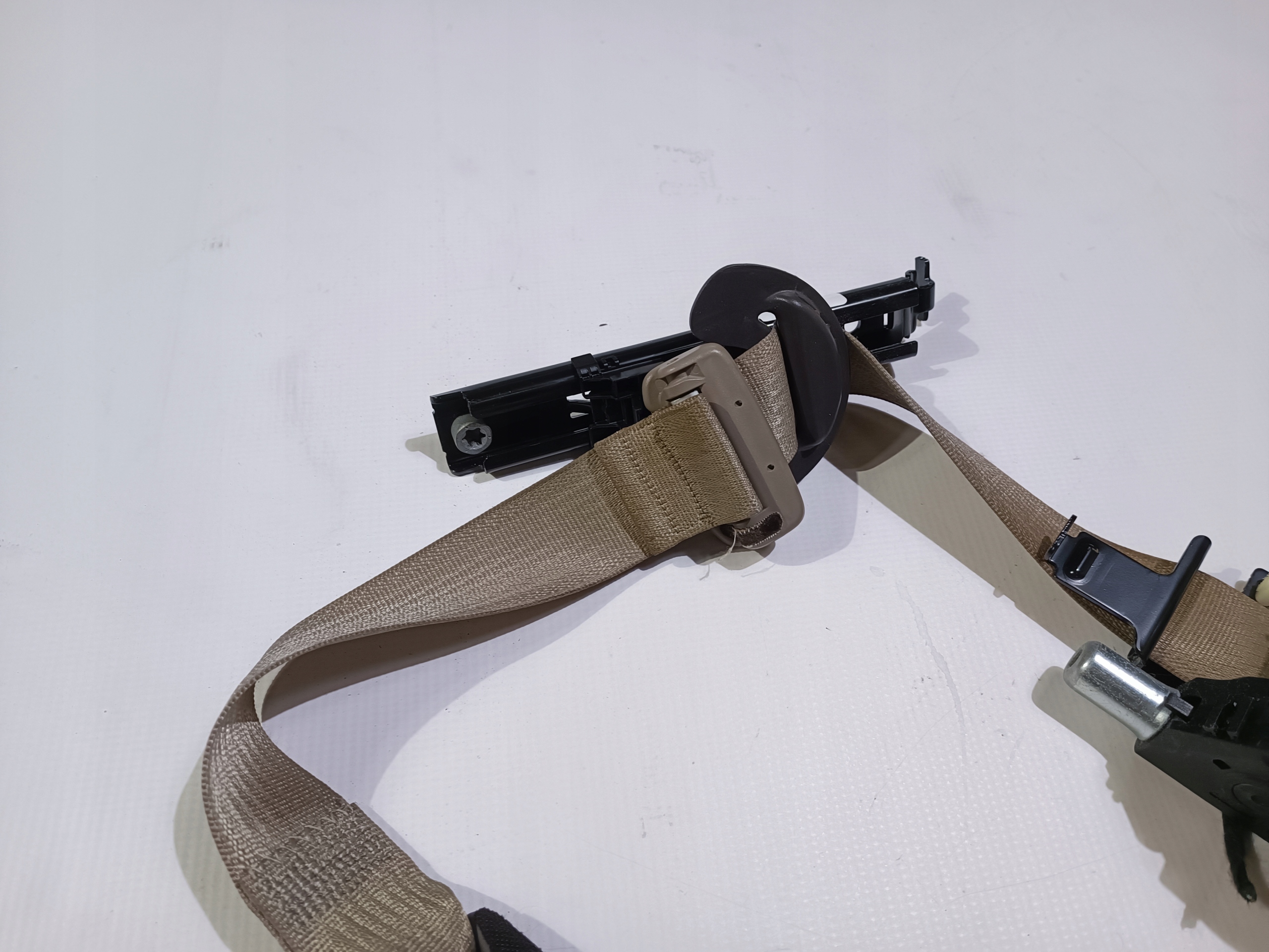 tension belt safety front front right adjuster Ford Expedition 2018