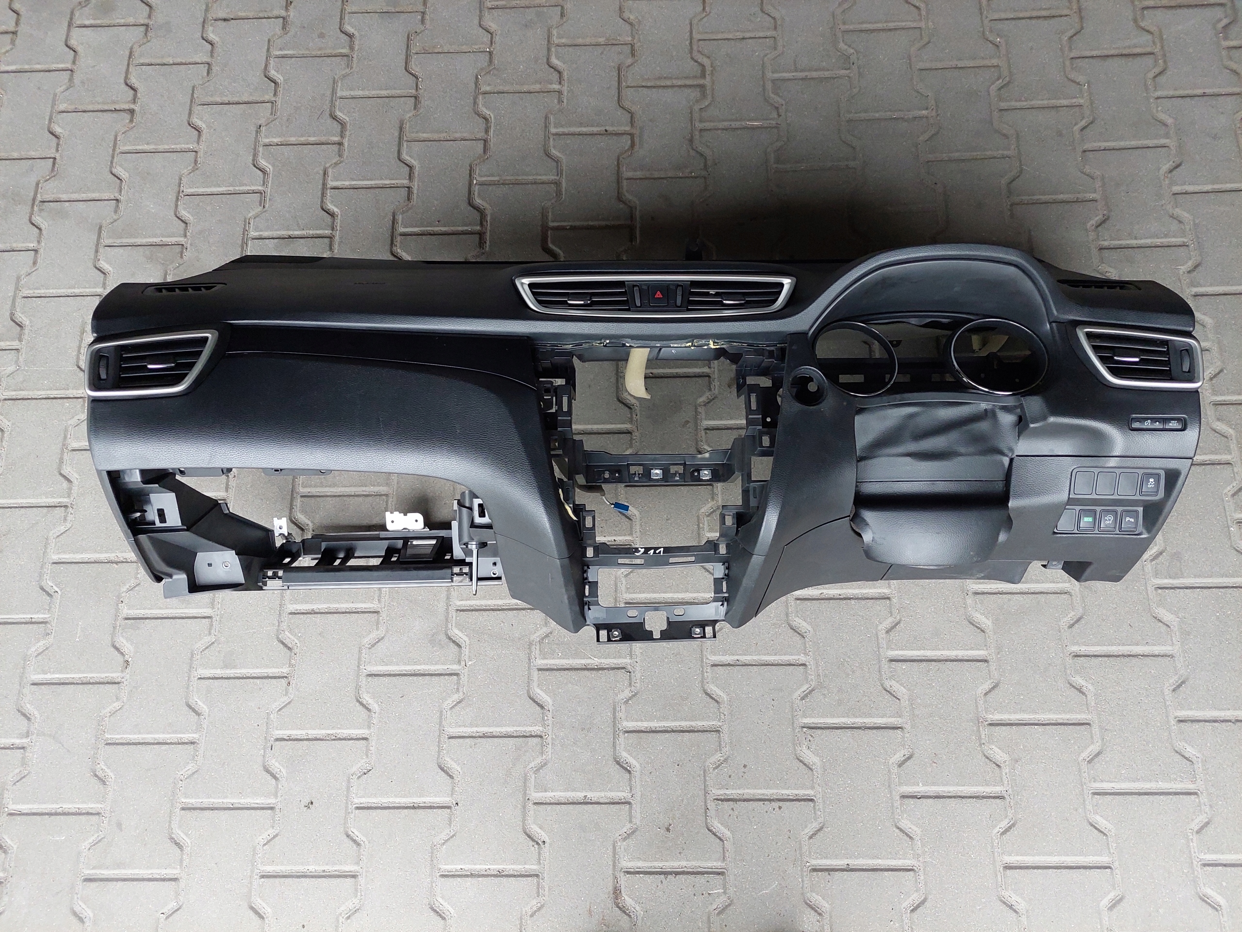 dashboard cockpit console DASHBOARD ANGLIK UK NISSAN QASHQAI II 2 J11
