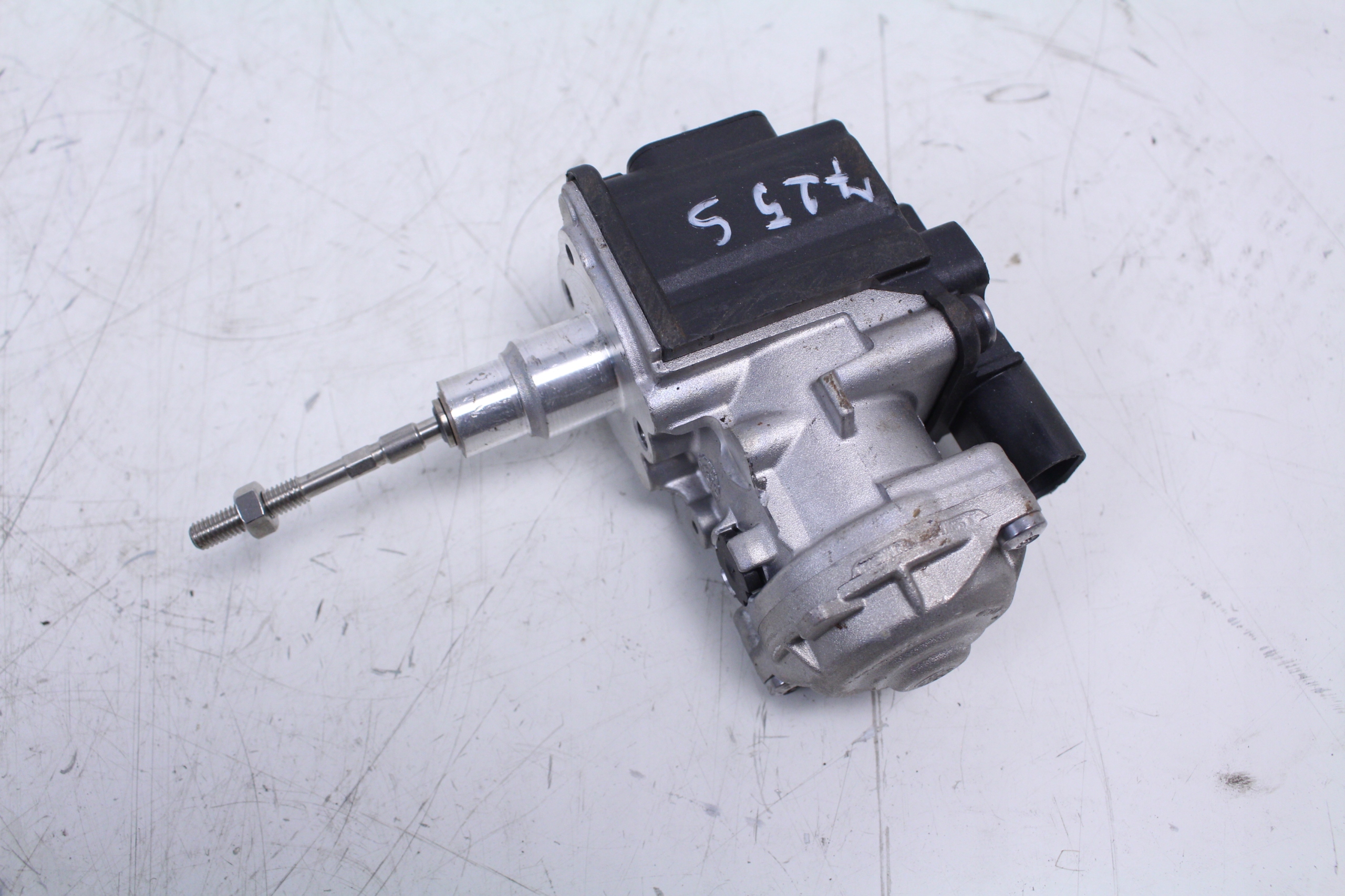 ZAWOR STEROWNIK TURBINY AUDI 06L145725S