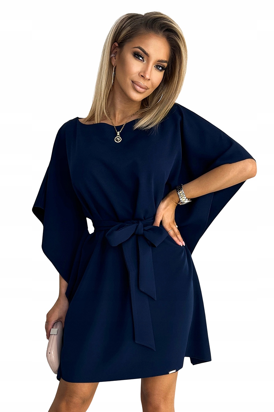 

Luźna sukienka kimono z paskiem do pracy