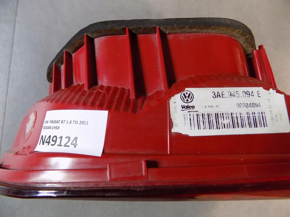 VW PASSAT B7 light bonnet right rear part 3AE945094E