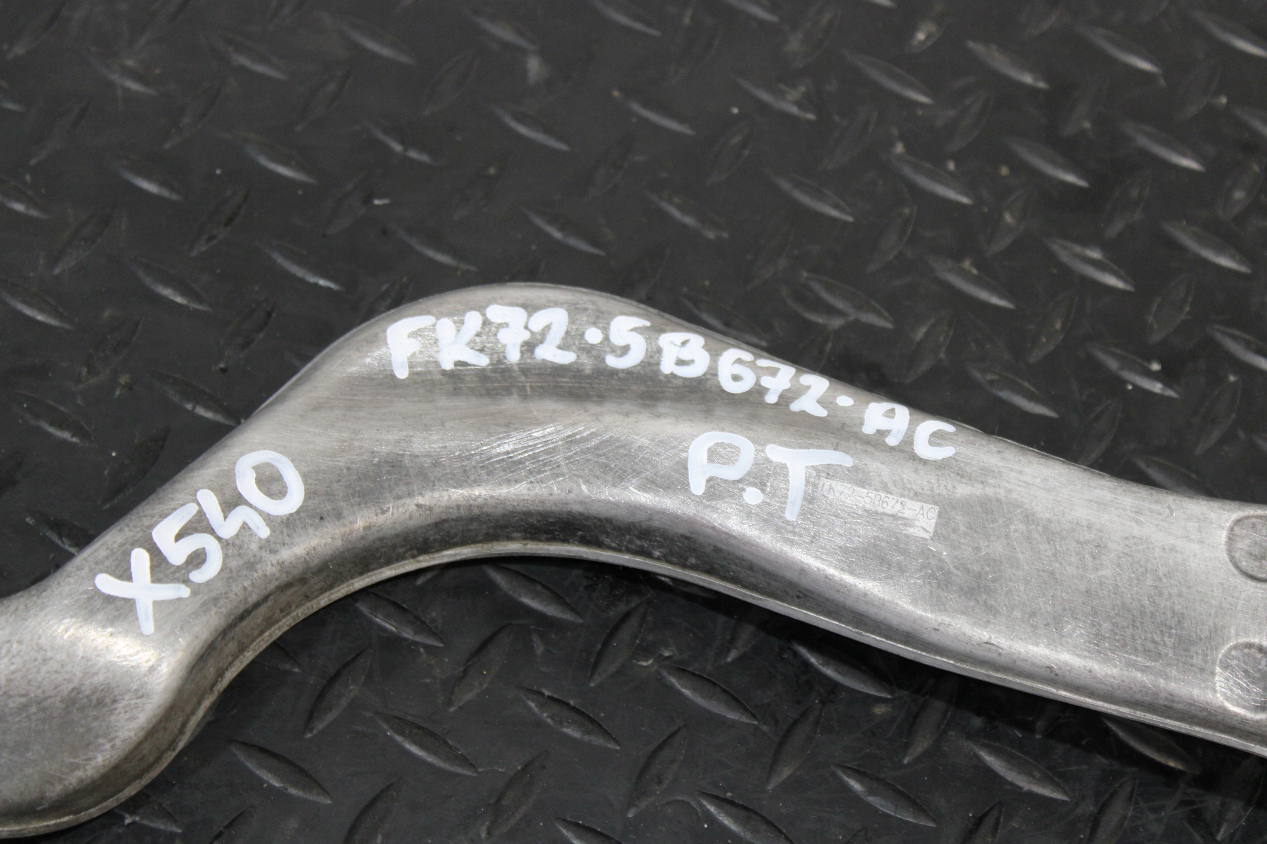 Querlenker rechts heck JAGUAR E-PACE X540 LIFT FK72-5B672-AC