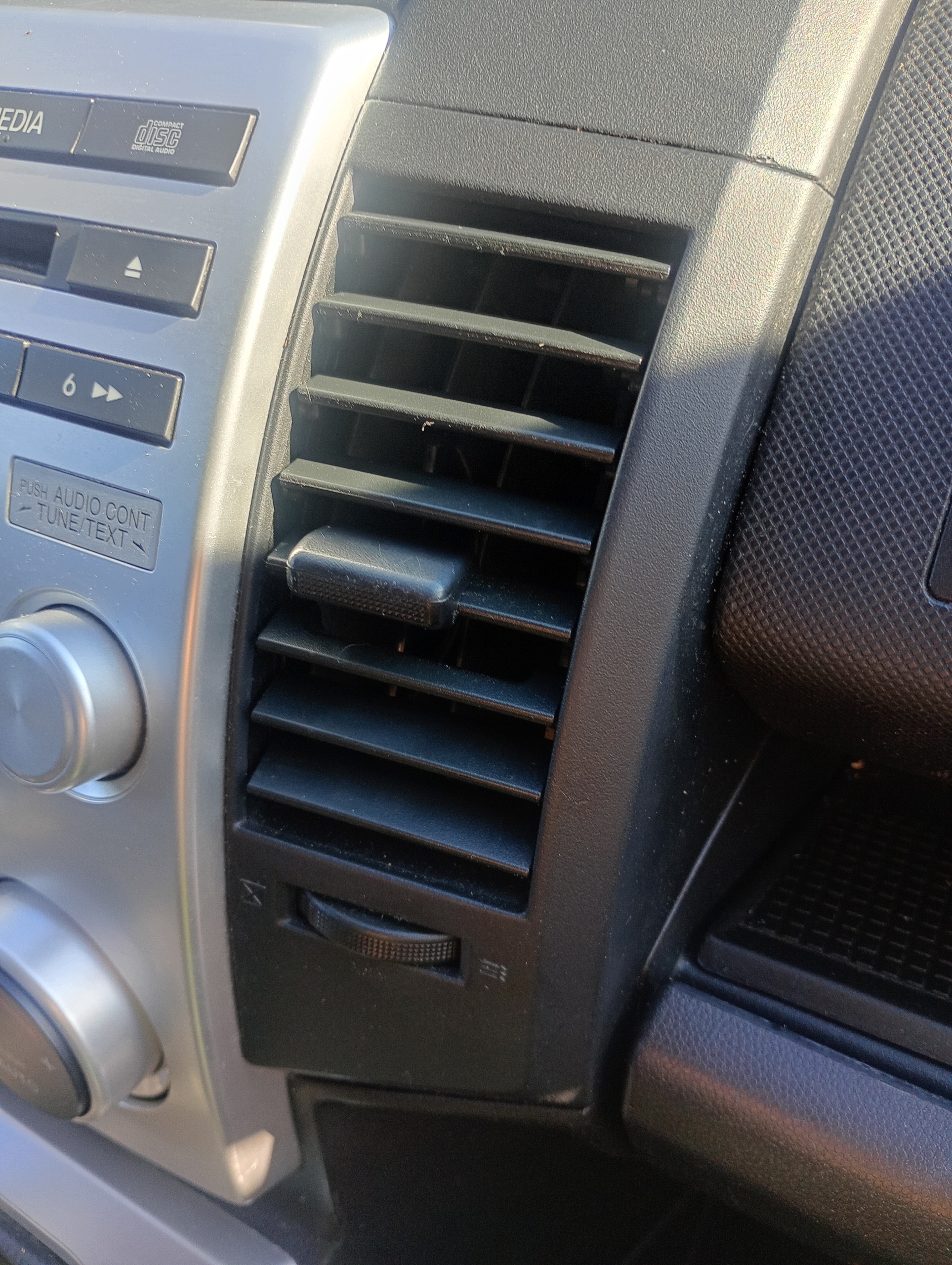 grid air conditioning devices air central right Mazda 5 V 05-10