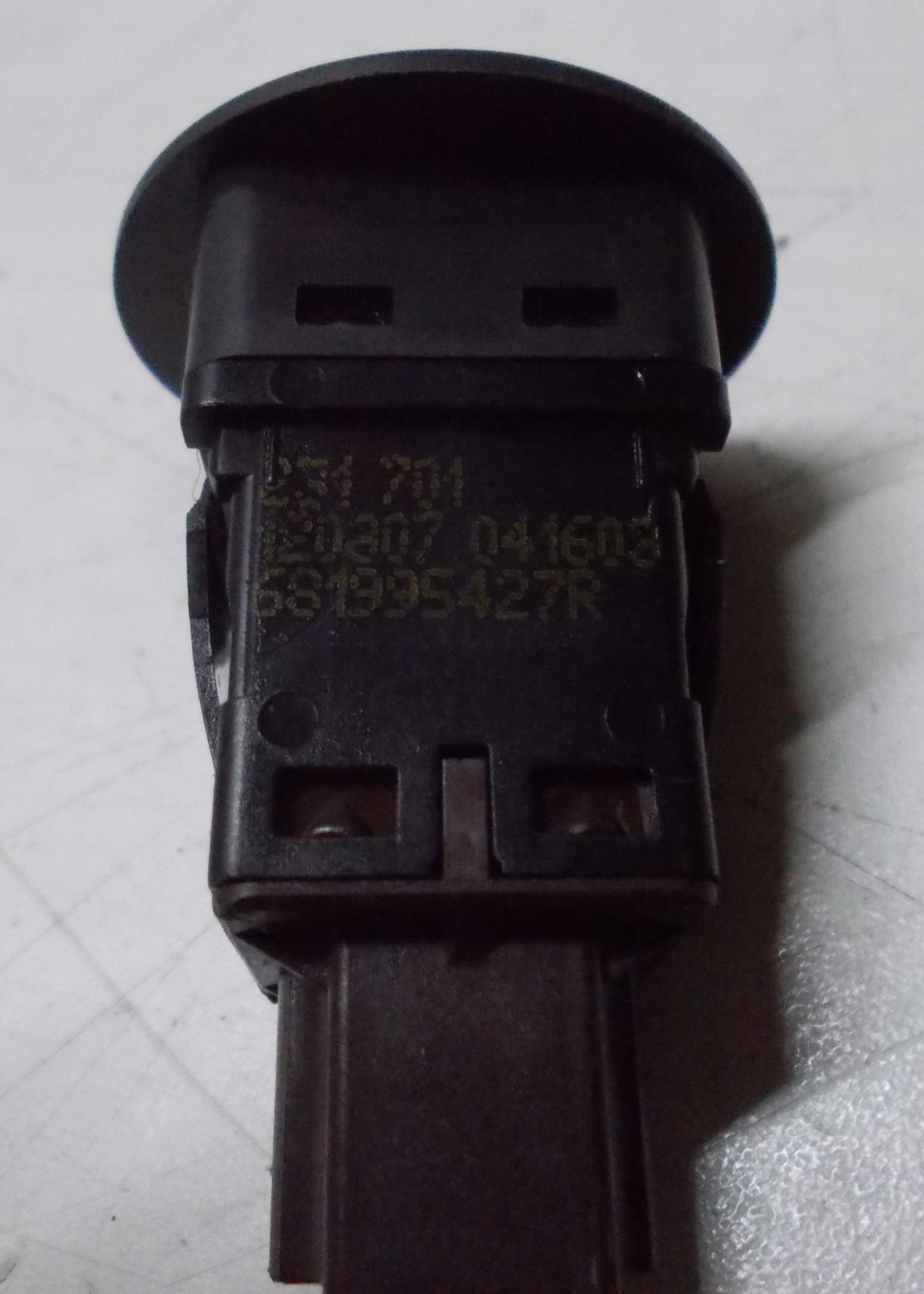 RENAULT LATITUDE 3.0 DCI 12R switch airbag 681995427R