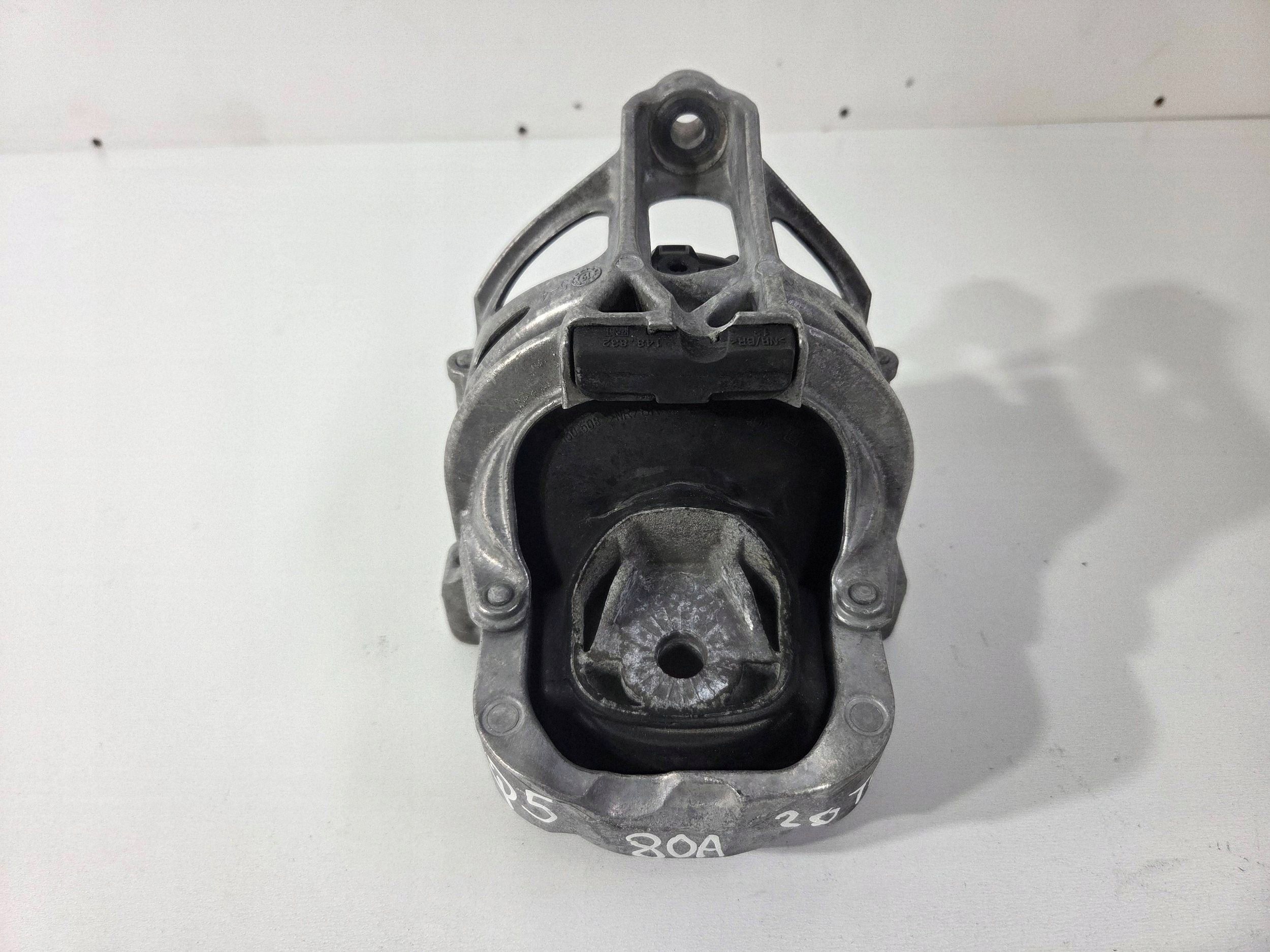 Audi Q5 SQ5 FY 2,0TDI engine mount right 4M0199372M (T118)