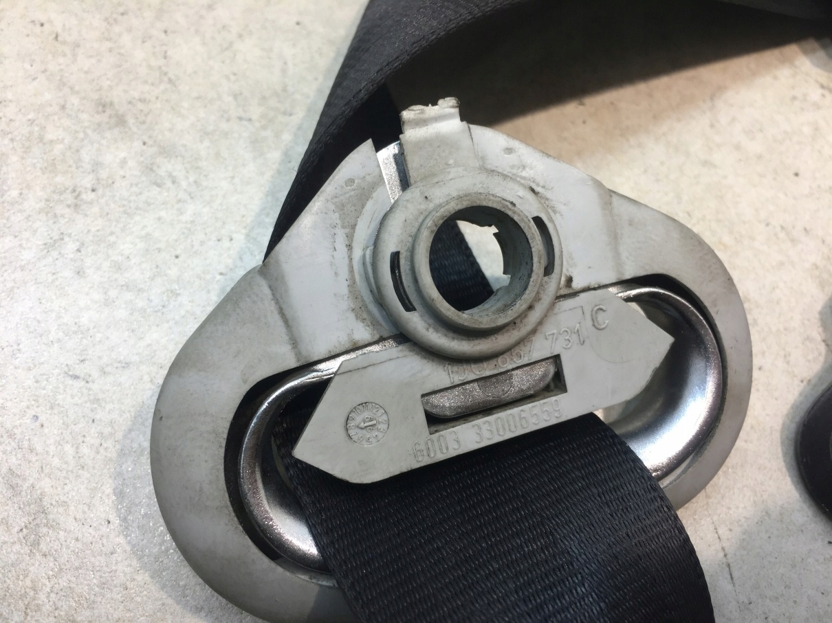 Gurten Sicherheits links heck POLO 6N2 6N0857805A
