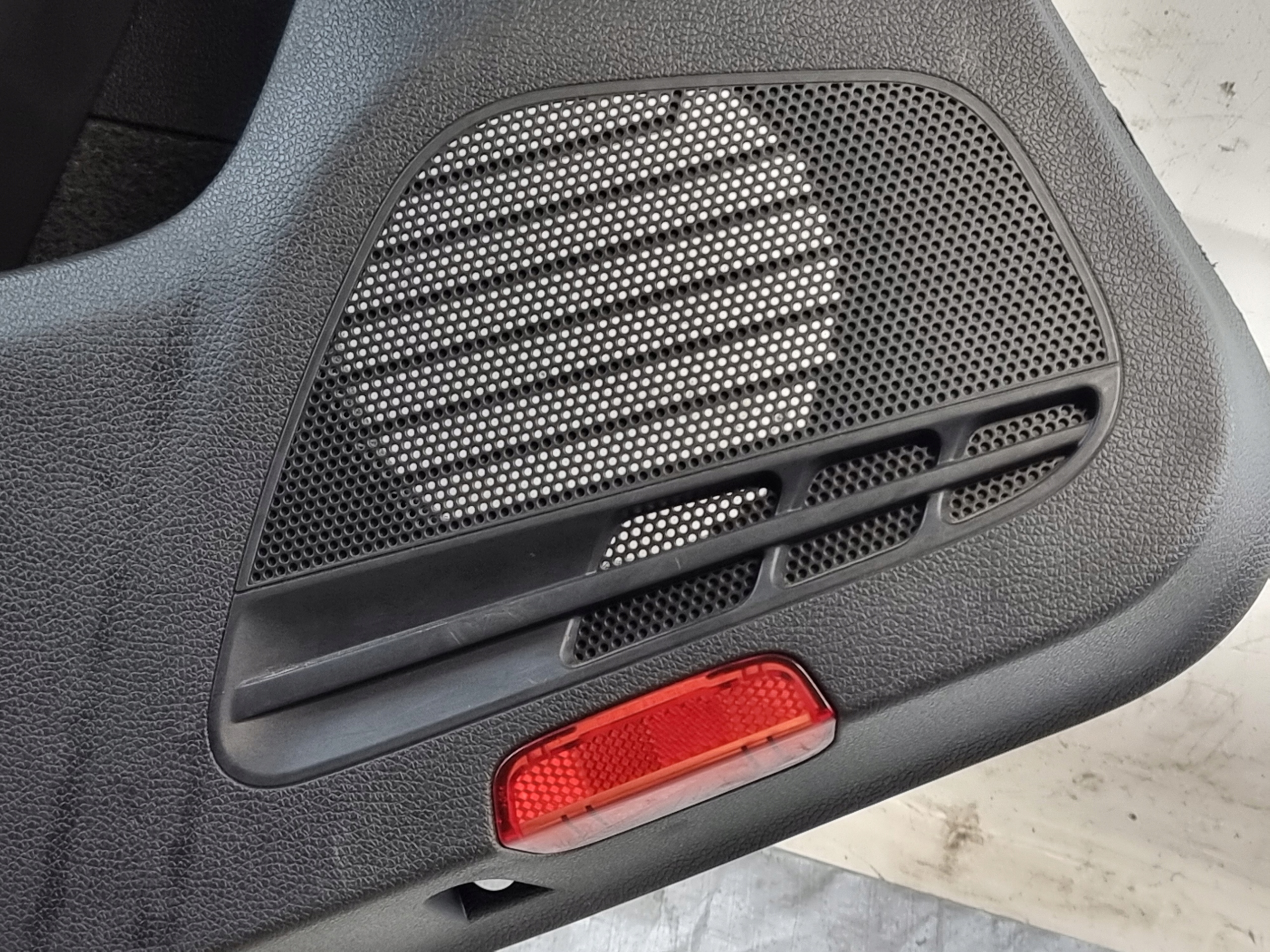 дверные карты левый зад vw GOLF VI HB 10r