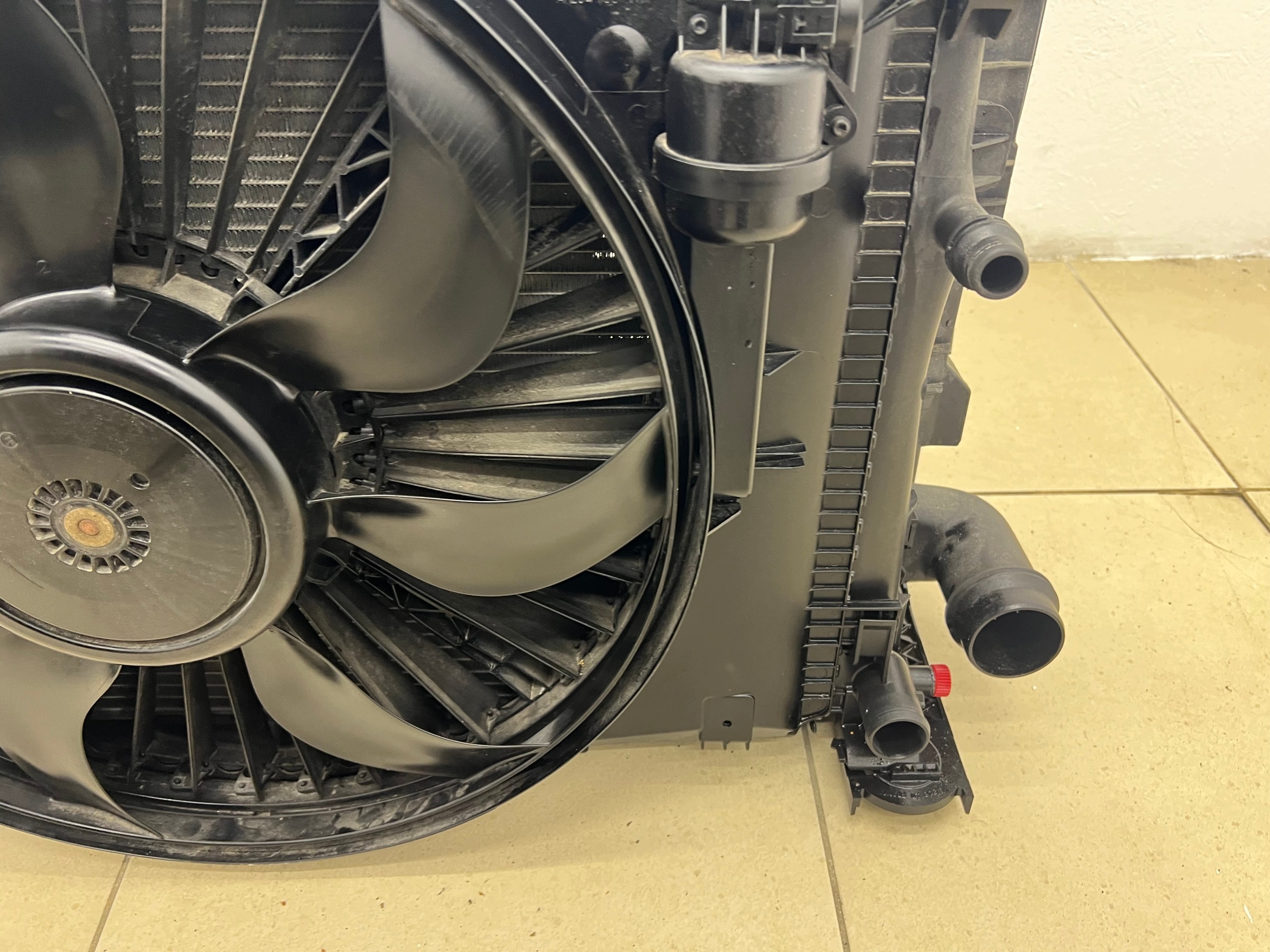 MERCEDES B class W246 1.6 CGI 90KW 122KM front body wall front radiator KOMPLE