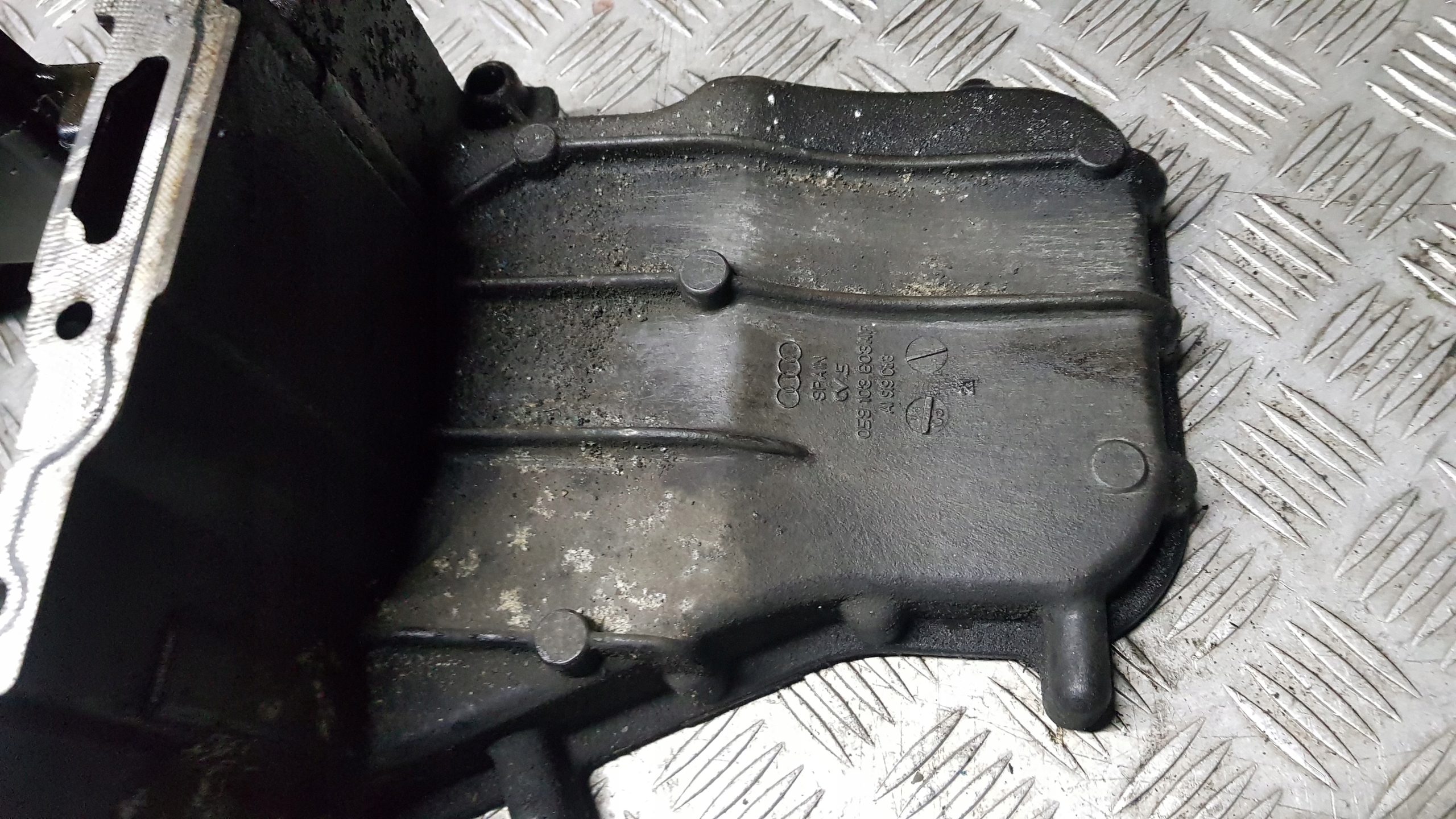 AUDI A8 D3 3.0 TDI Carter huile 059103603af