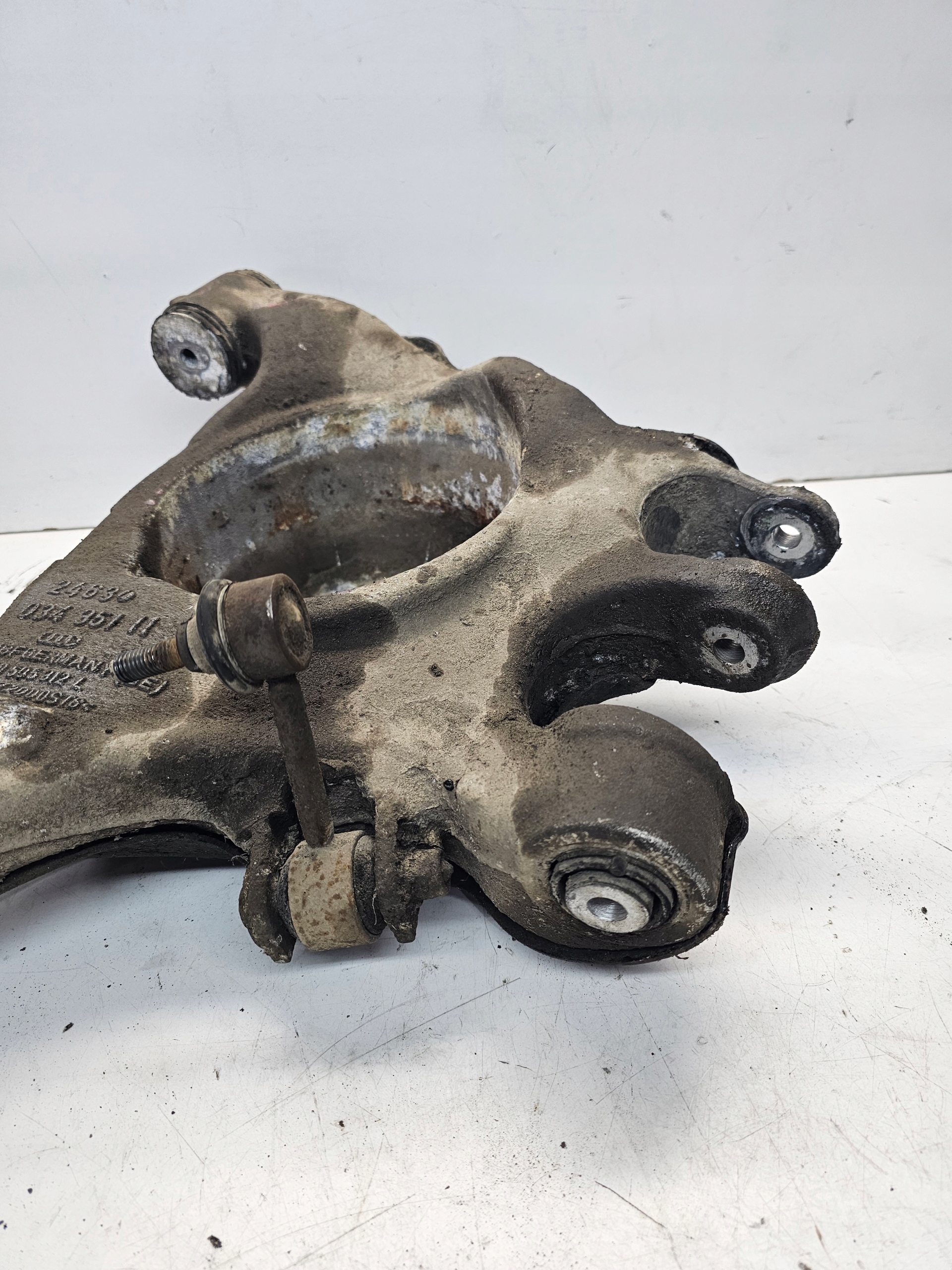 Querlenker rechts heck unter PNEUMATYKE AUDI A6 C6 4F0505312L