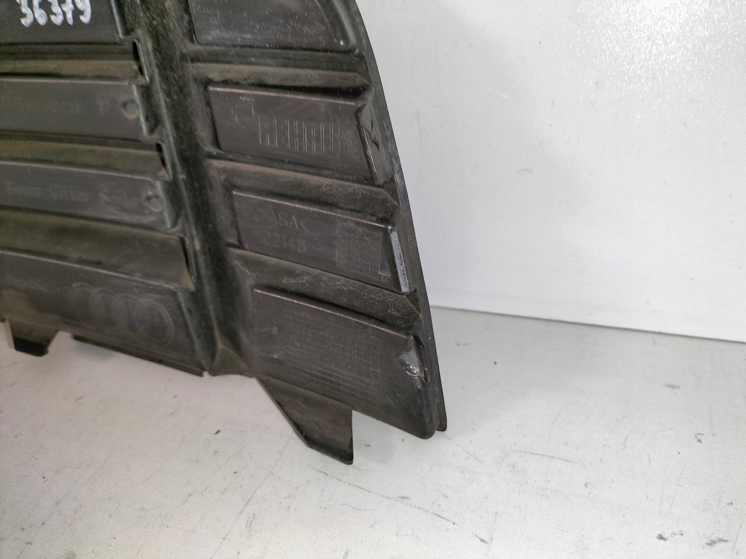 grille grid of a bumper front right AUDI A3 8V LIFT 16- HB