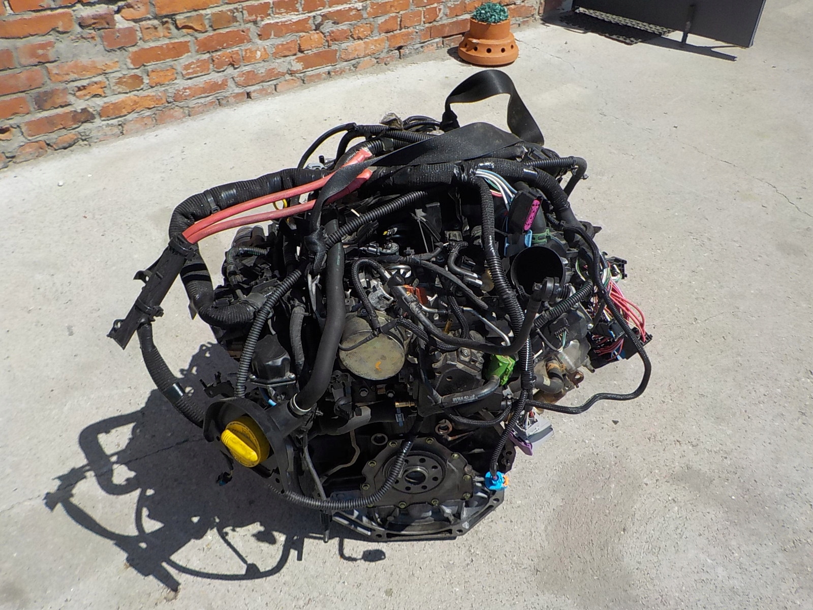 TRAFIC III VIVARO B 1.6 SILNIK KOMPLETNY R9MH413