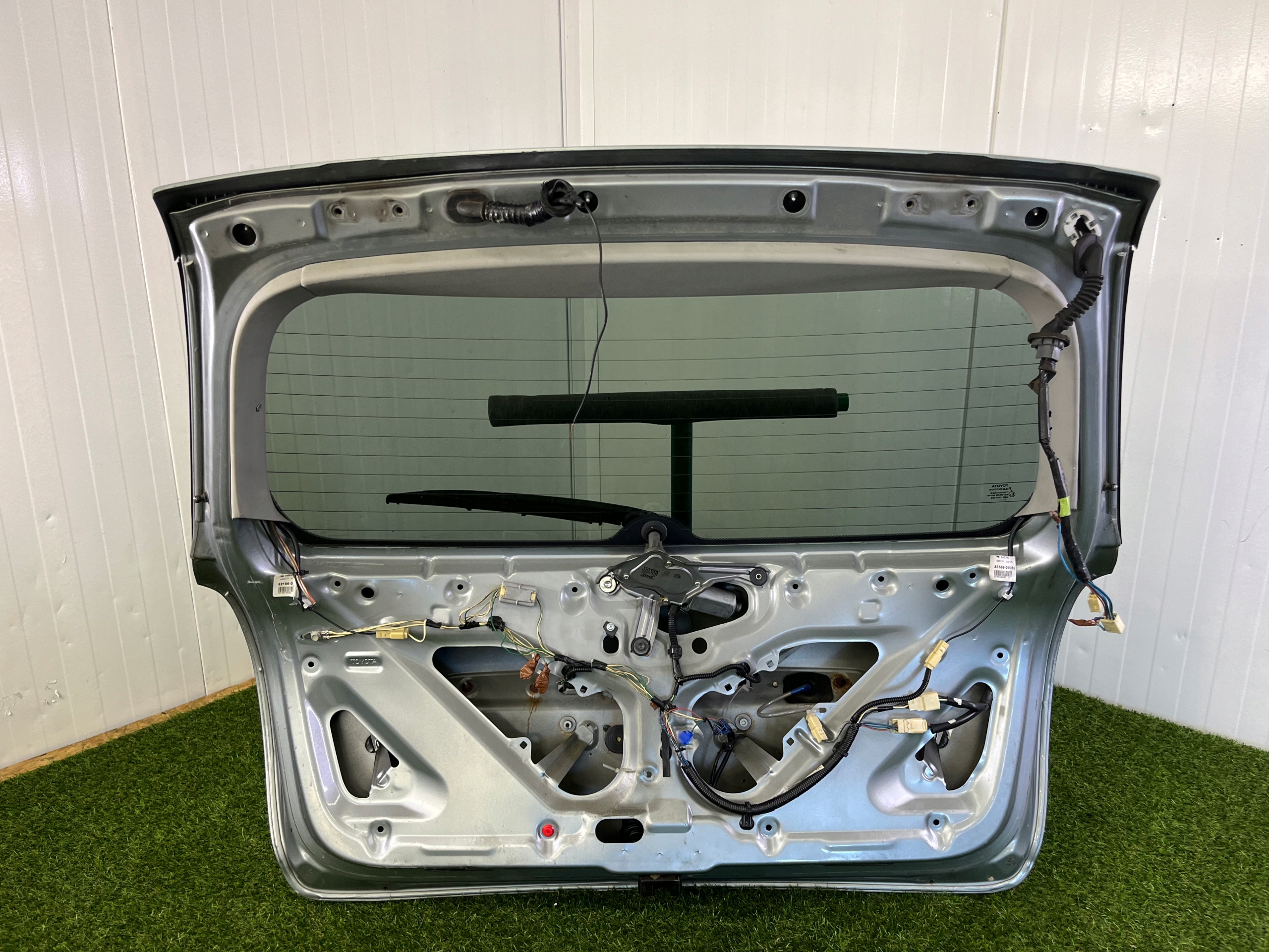 boot doors rear part TOYOTA AVENSIS T25