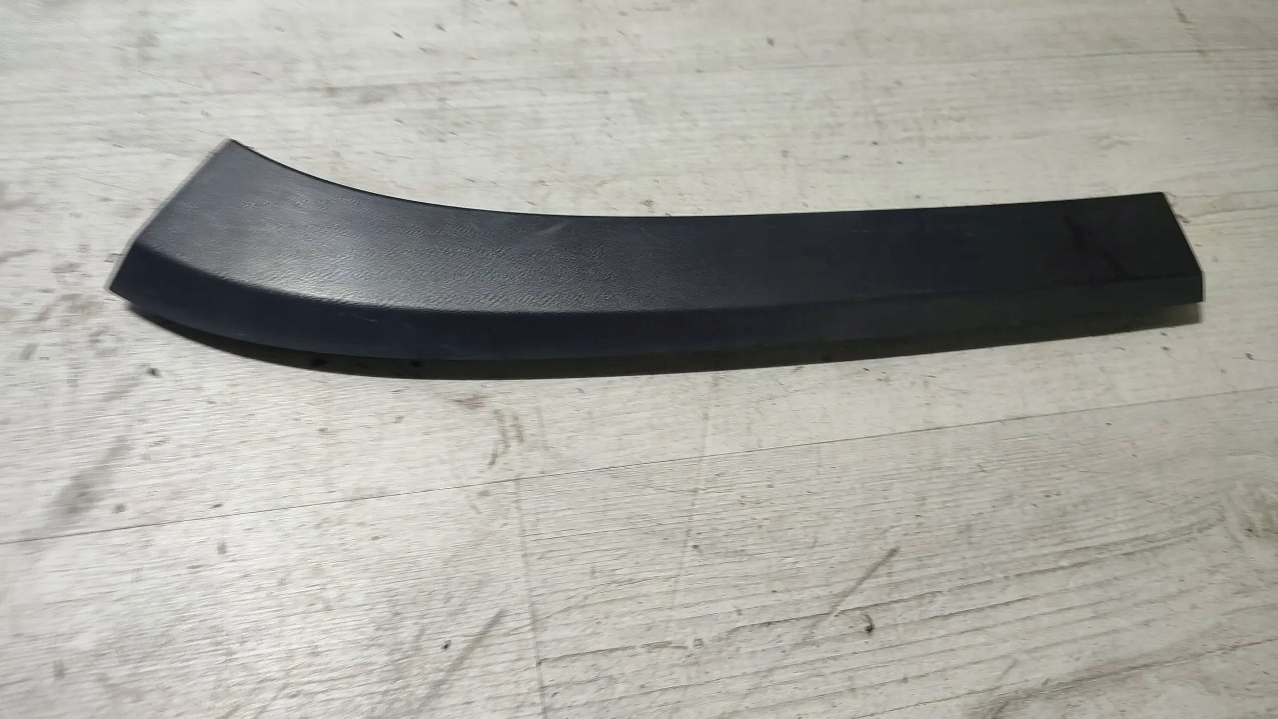 Jeep Cherokee KL 15r. 2.0d rear part side left mouldings threshold cap