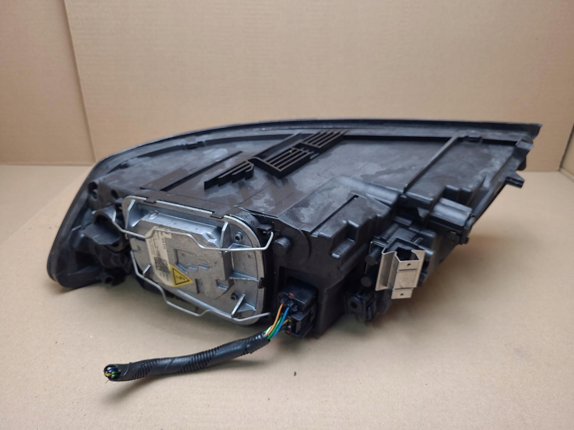 light front right side Volvo V50 facelift 2010 31265705