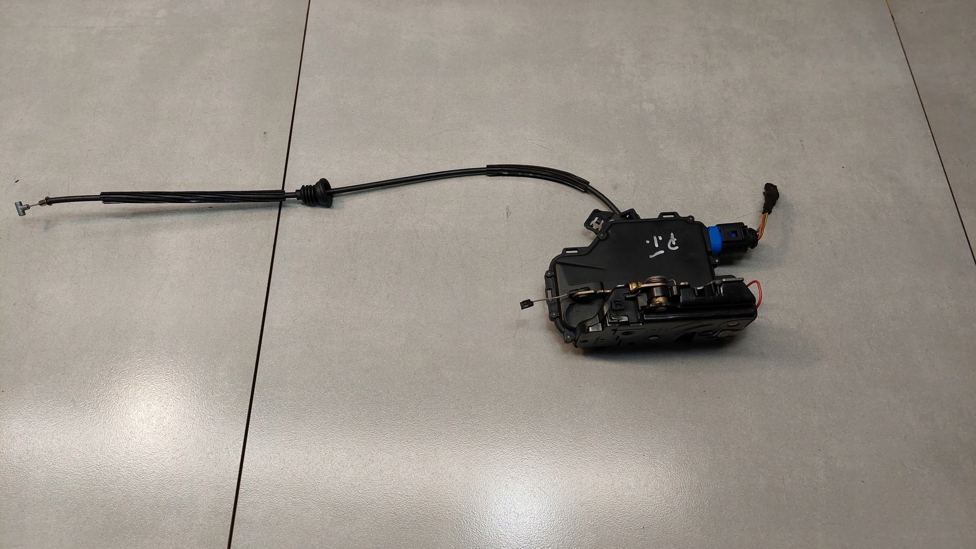 lock door right rear part FABIA and 1.9 SDI