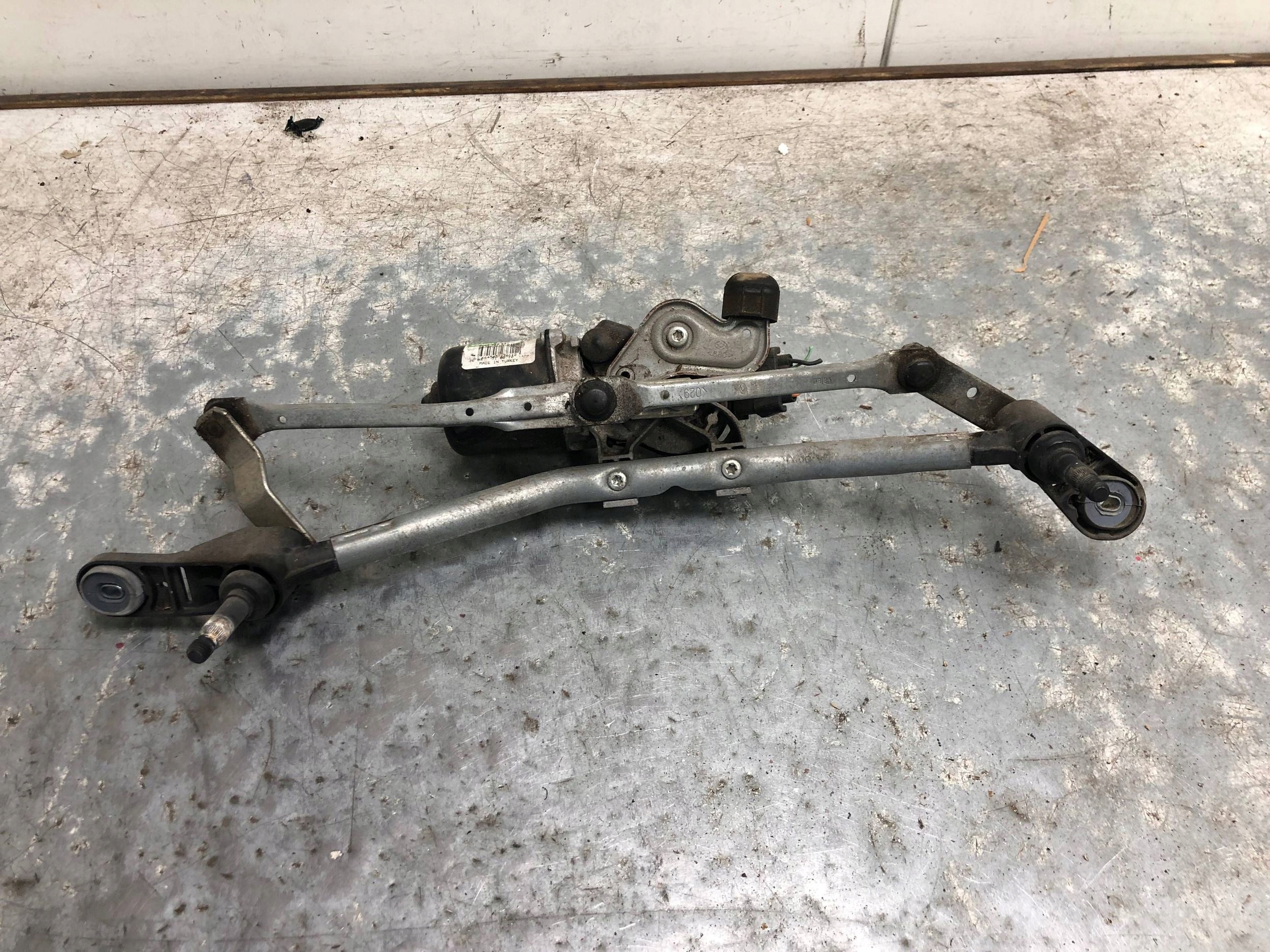Wischergestänge RENAULT CLIO III 8200268931