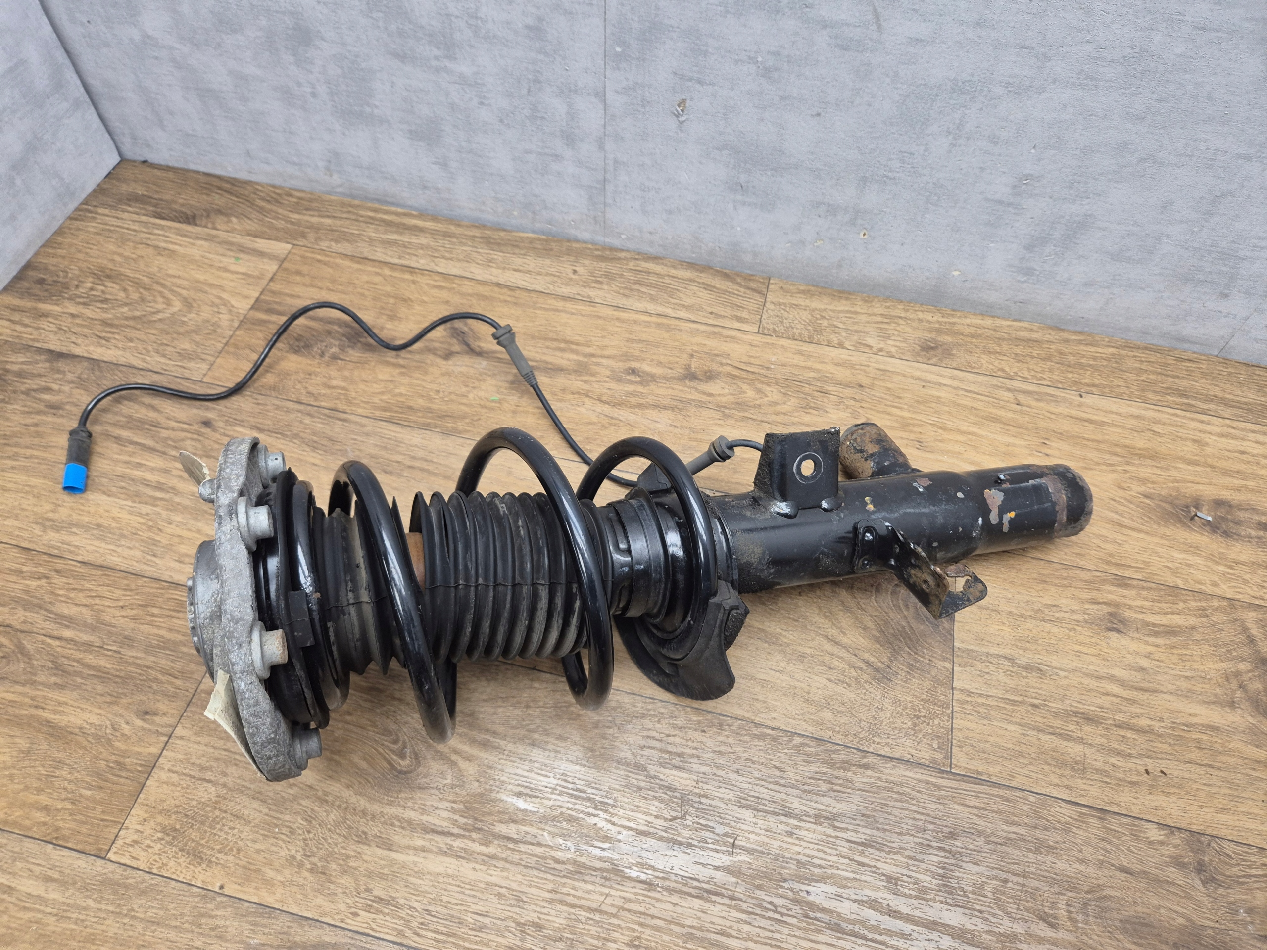 BMW F32 3.0 shock absorber VDC front right front X-DRIVE 430/435/440 6864760