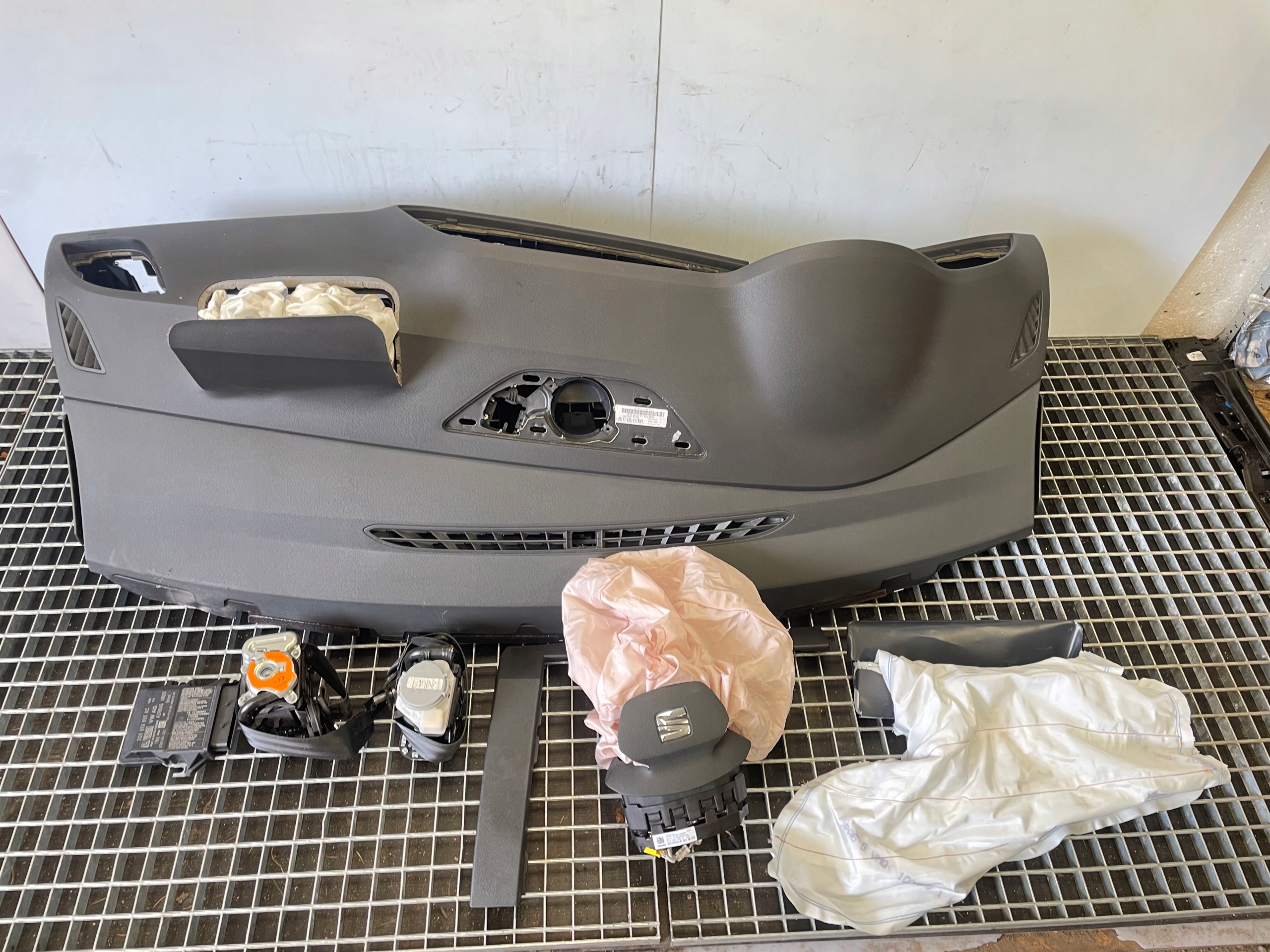SEAT LEON III dashboard console airbag airbag