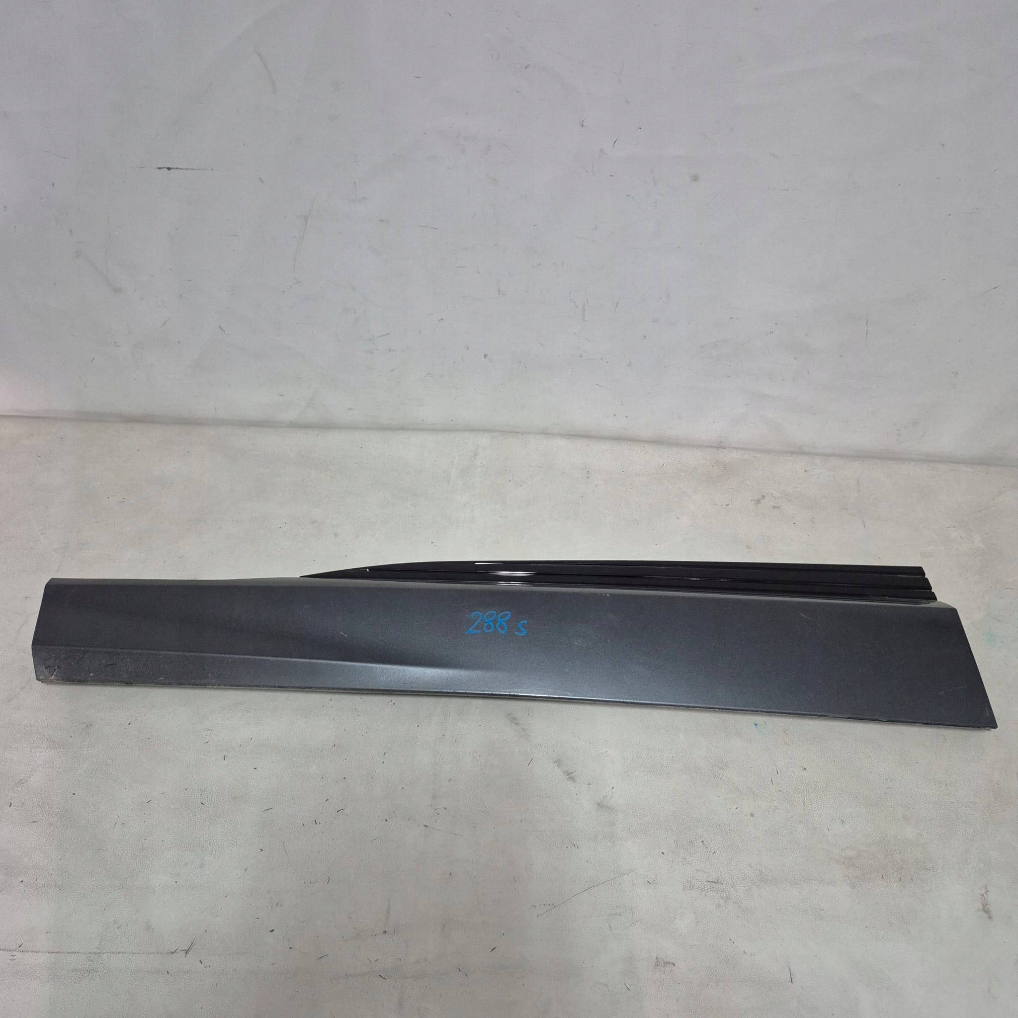 AUDI E-TRON ETRON 4KE -> moulding cap door left front 4KE853059A