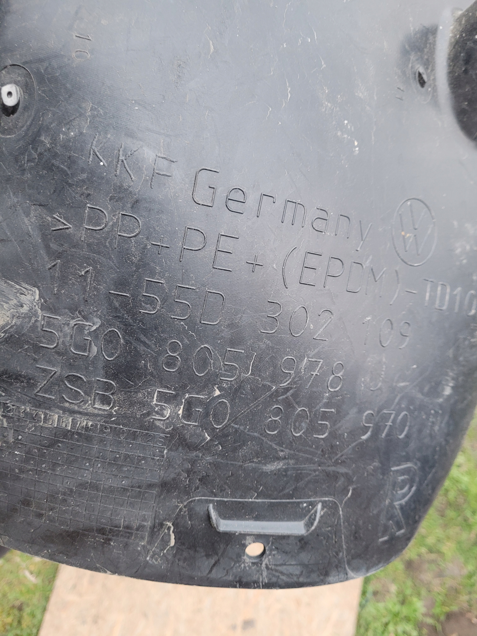 mudguard front front right VW VOLKSWAGEN GOLF VII 7