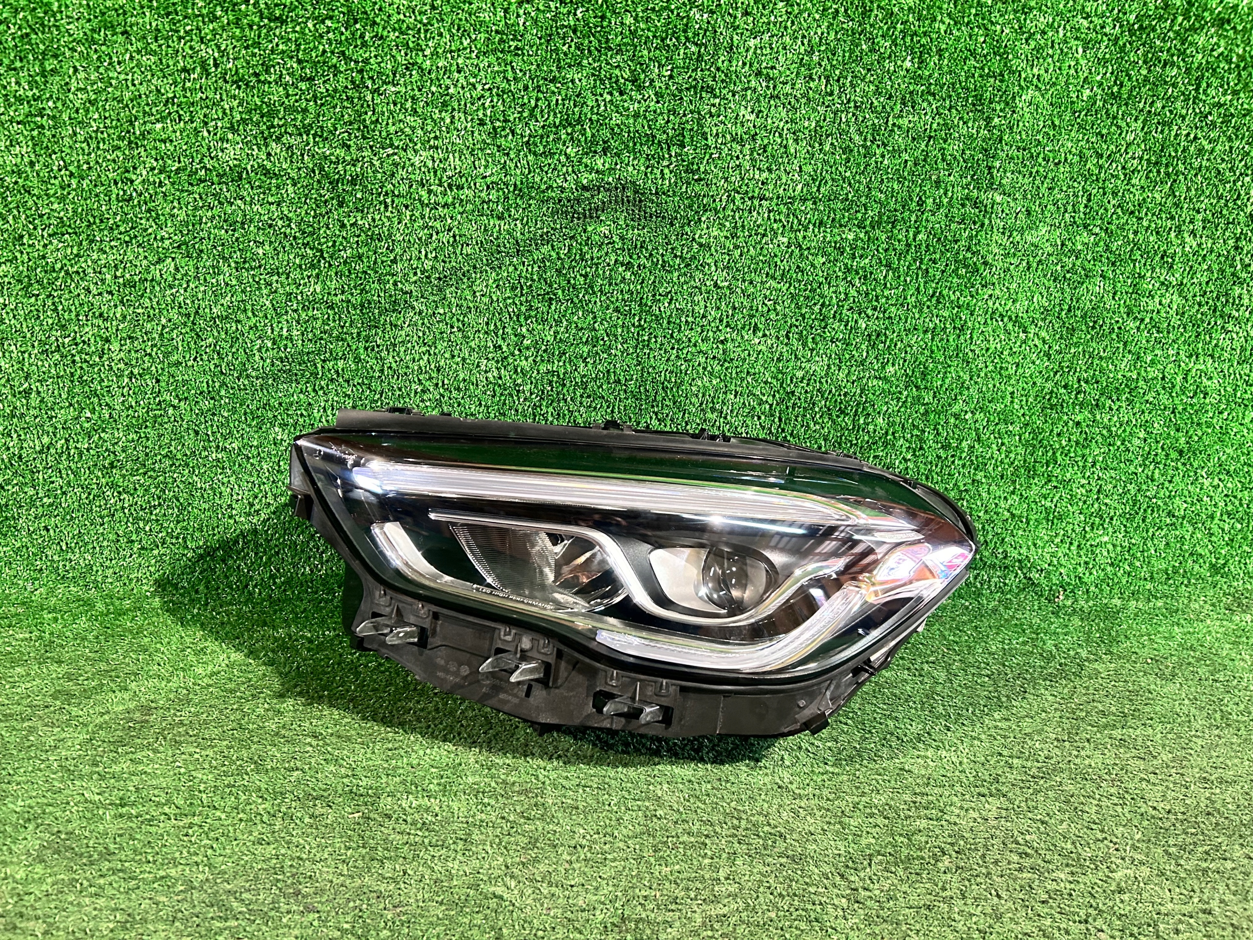 REFLEKTOR left MERCEDES GLA W247 FULL LED NR.R