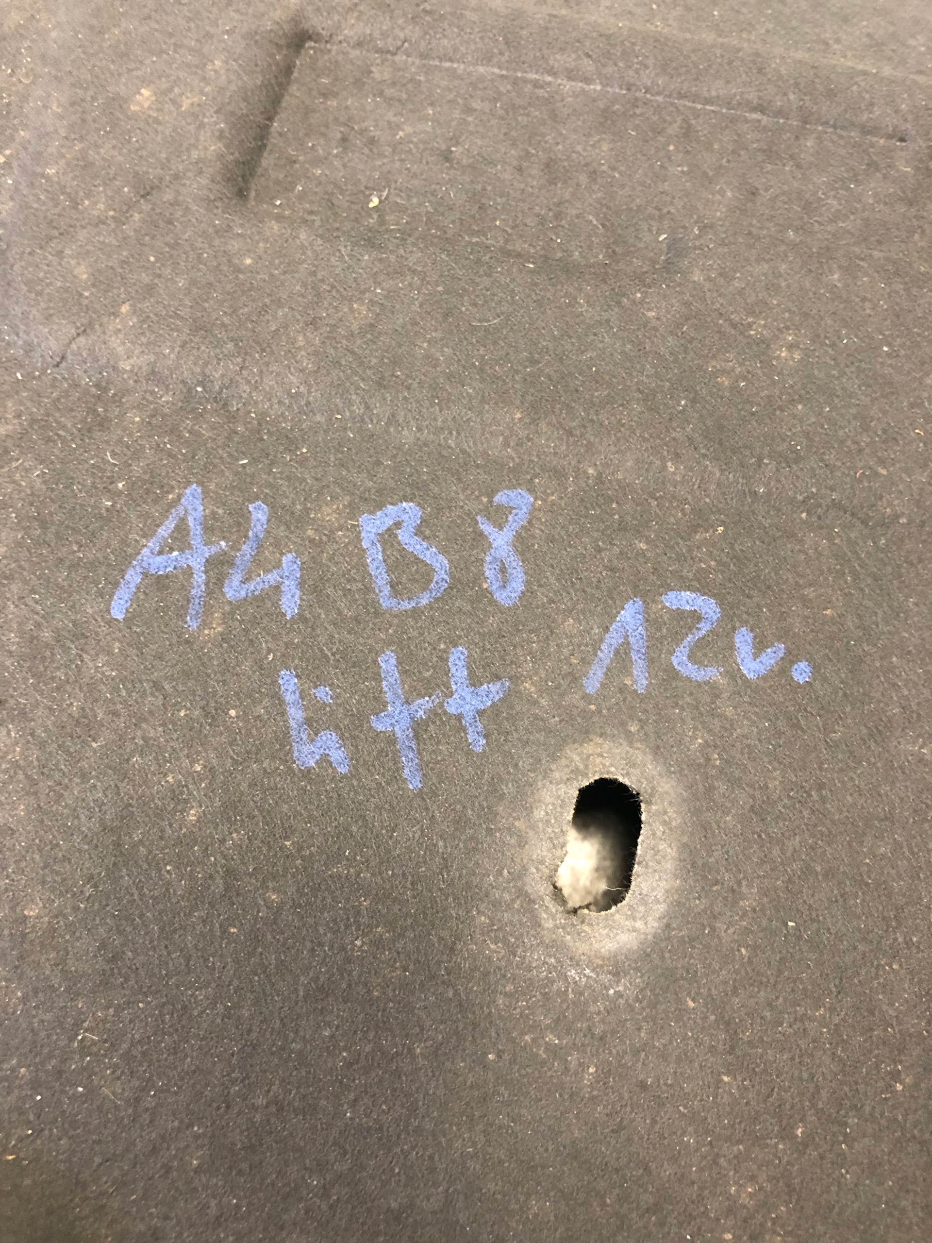 Insonorisation du capot AUDI A4 B8 LIFT