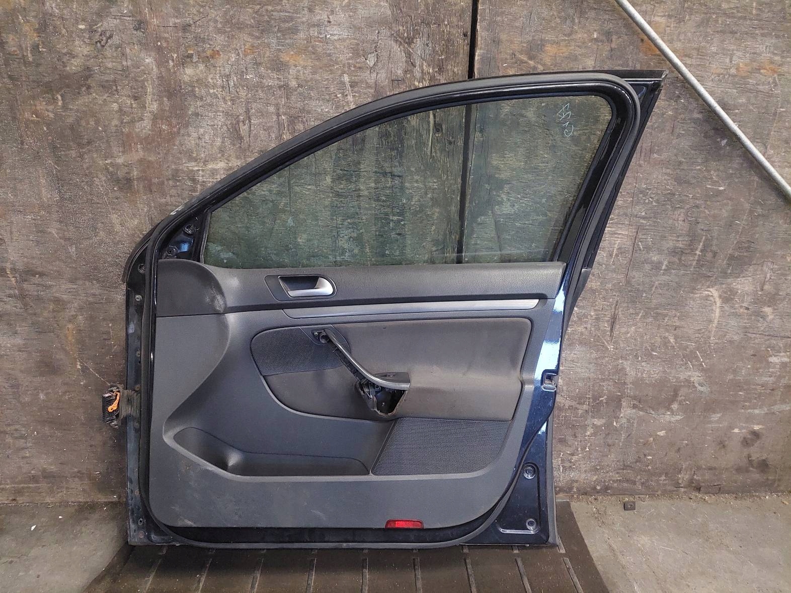 door complete right front VOLKSWAGEN JETTA V LC9X