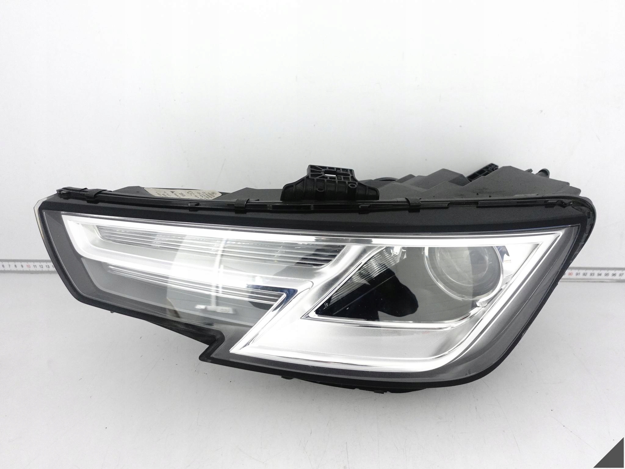 AUDI A4 S4 8W0 B9 15-19 light HEADLIGHT XENON + LED left front EUROPA