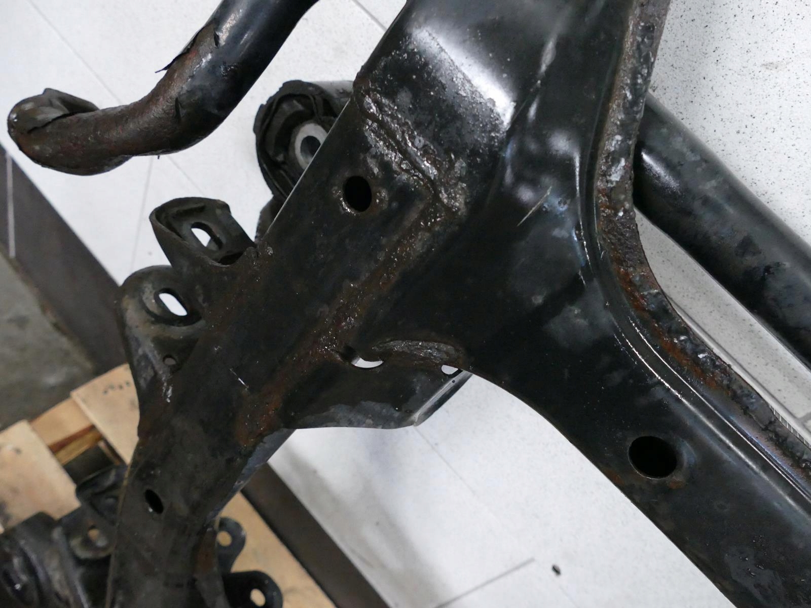 AUDI Q7 4L 3.0 TDI axle beam subframe axle beam sider TRAWERS front