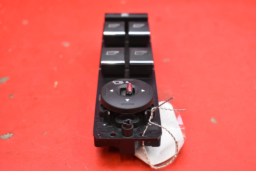 control panel of the window EU AM5T-14A132-GA FORD B-MAX 12-18