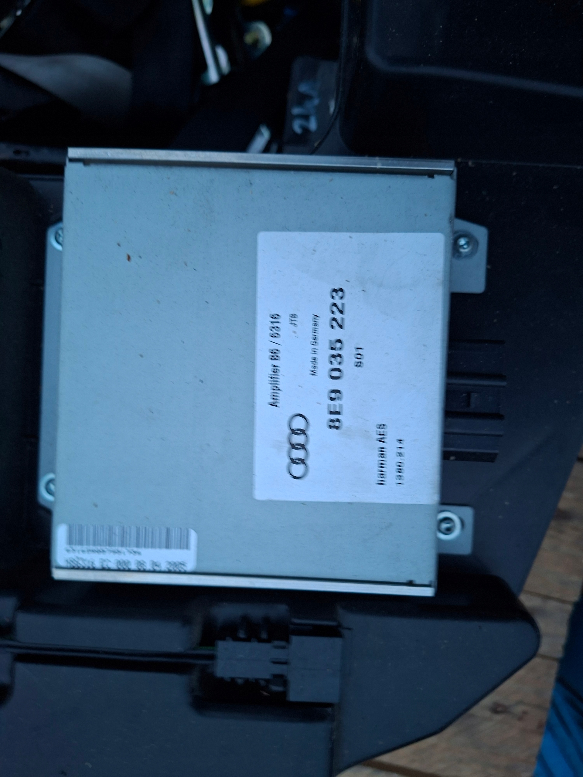 SUBWOOFER amplifier speaker AUDI A4 B6 B7 8E9035382 8E9035223