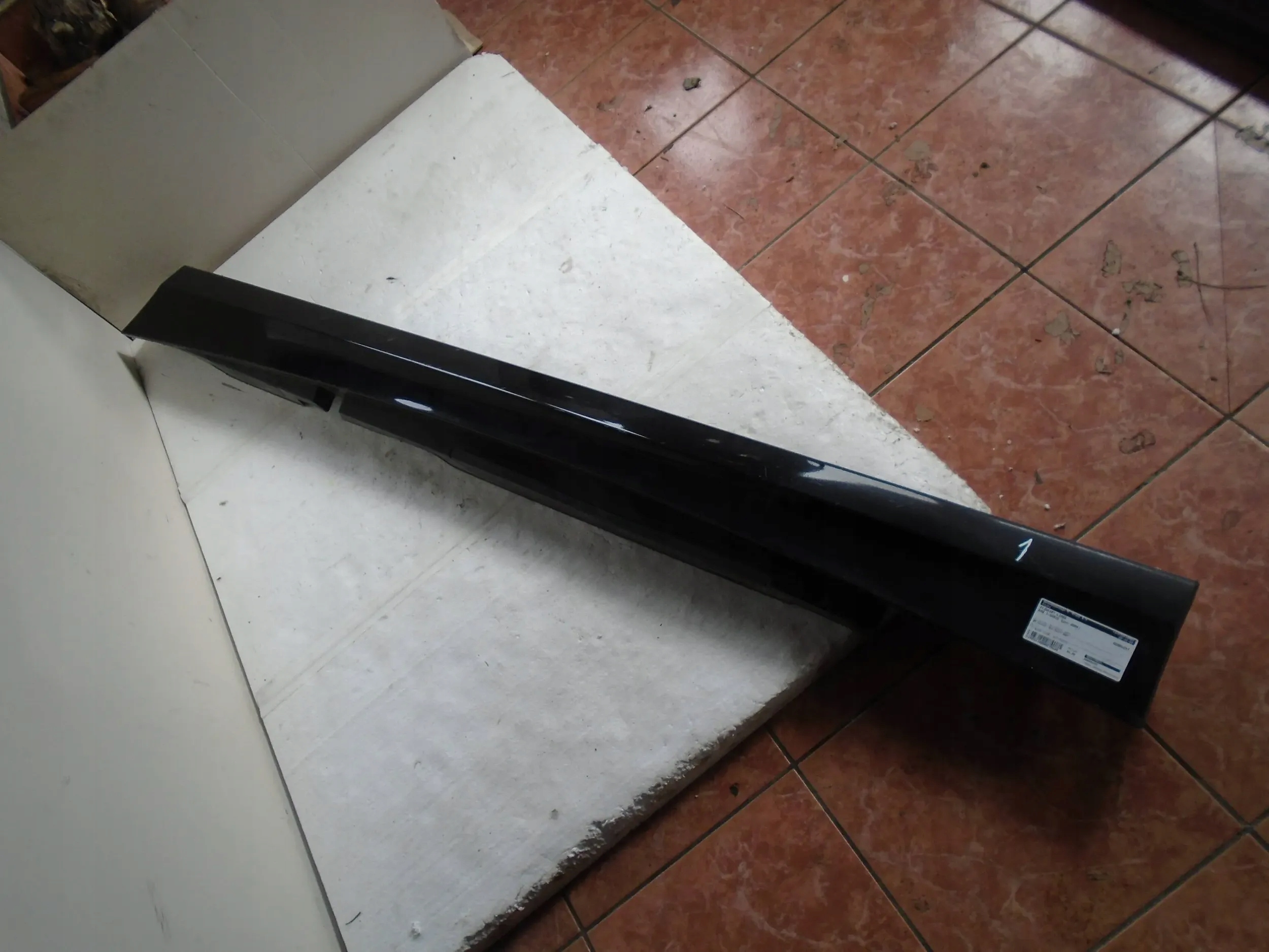 moulding threshold left 5177-7184353 BMW 1 E81 E87