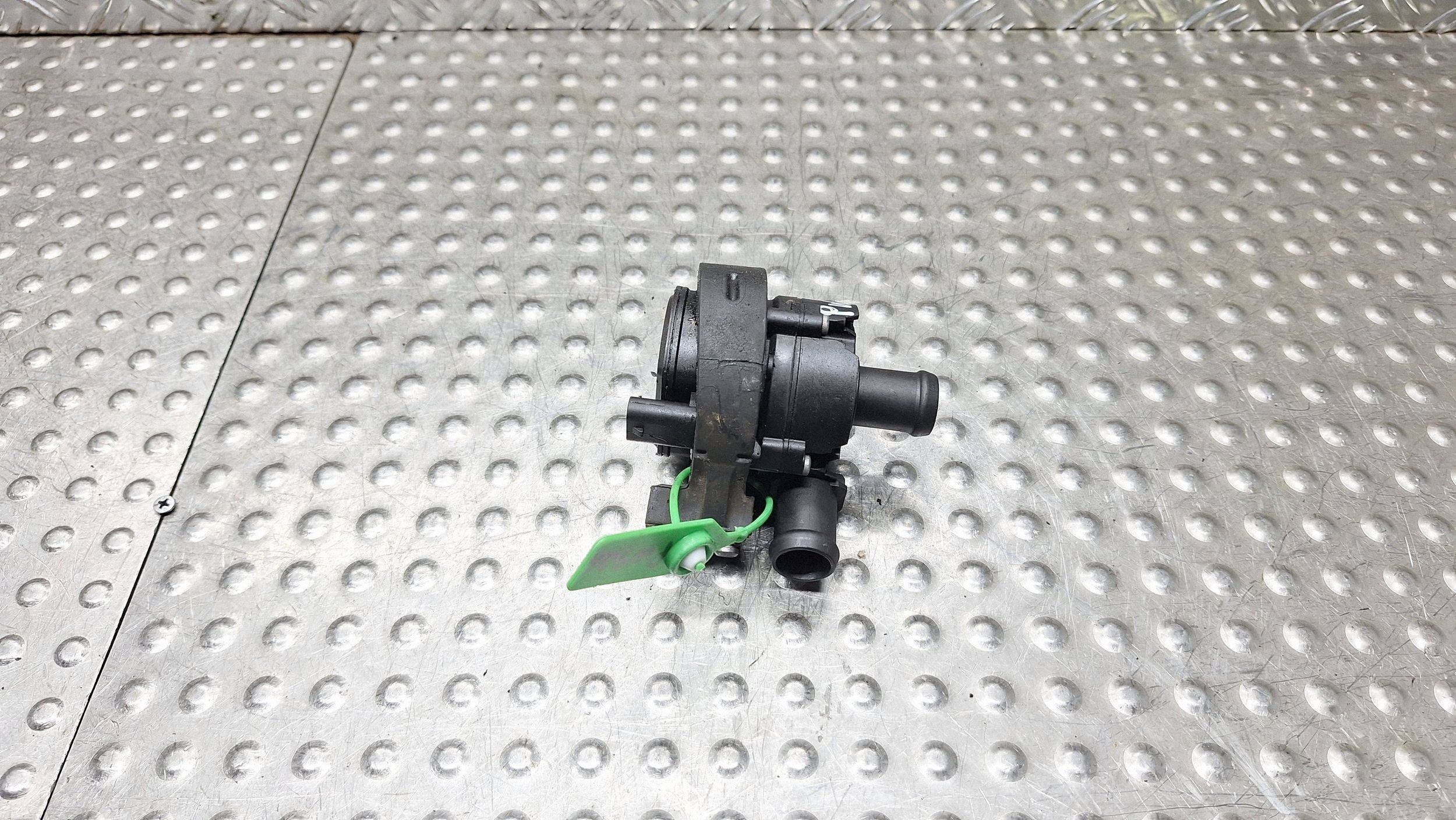 dodatna pumpa vode 5G0965567 AUDI A3 8V GOLF VII OCTAVIA III 2.0 TDI