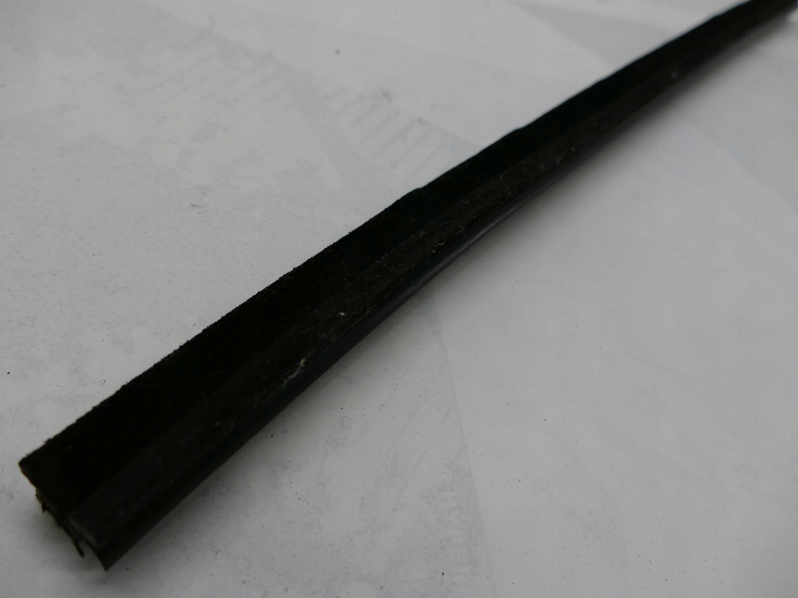 MERCEDES S W126 SE moulding dust right rear part