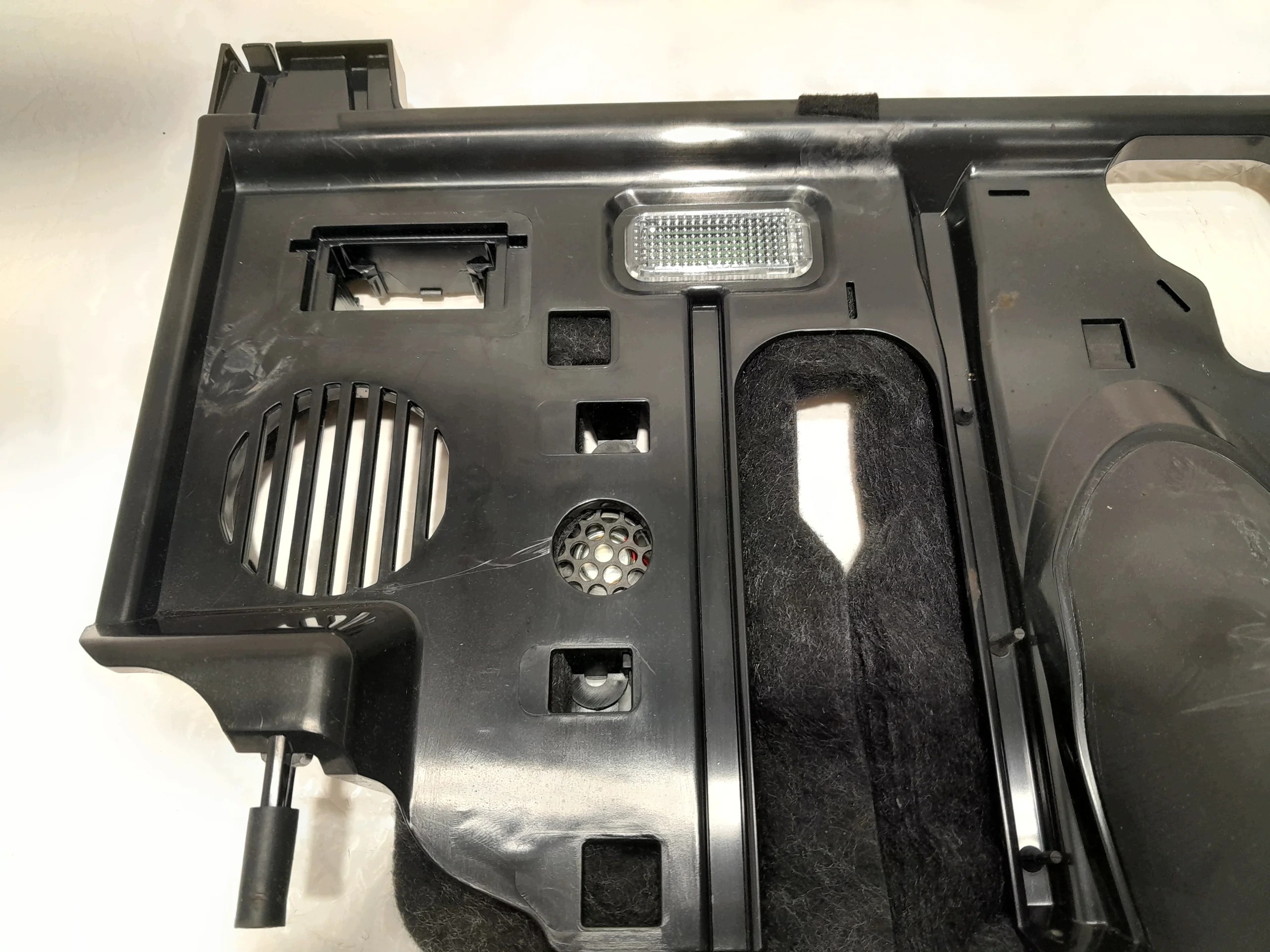 AUDI A4 B9 LIFT fedél DESKI táblák 8W1863083D